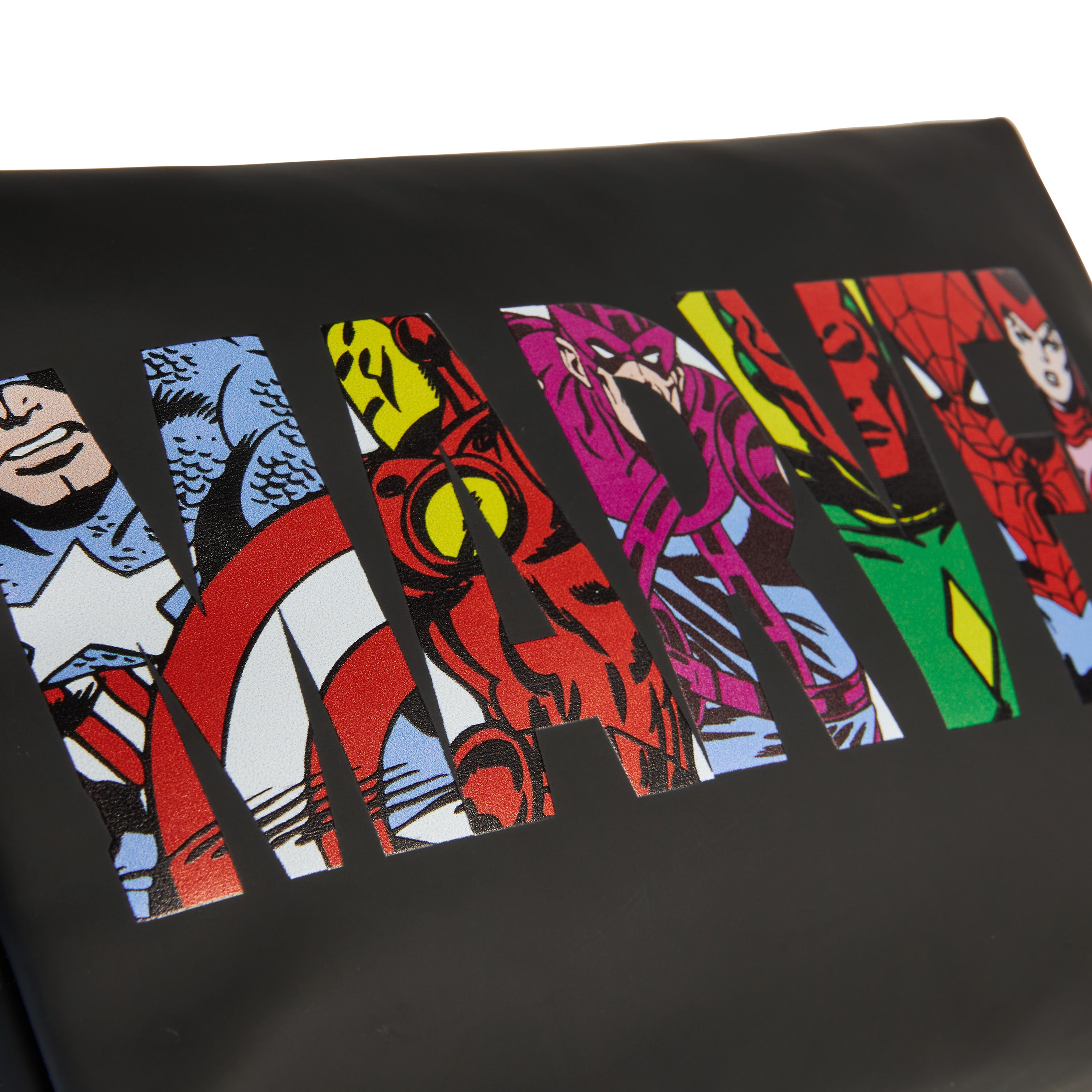 marvel-trousse-de-toilette-homme-suspendue-voyage-gym image 4