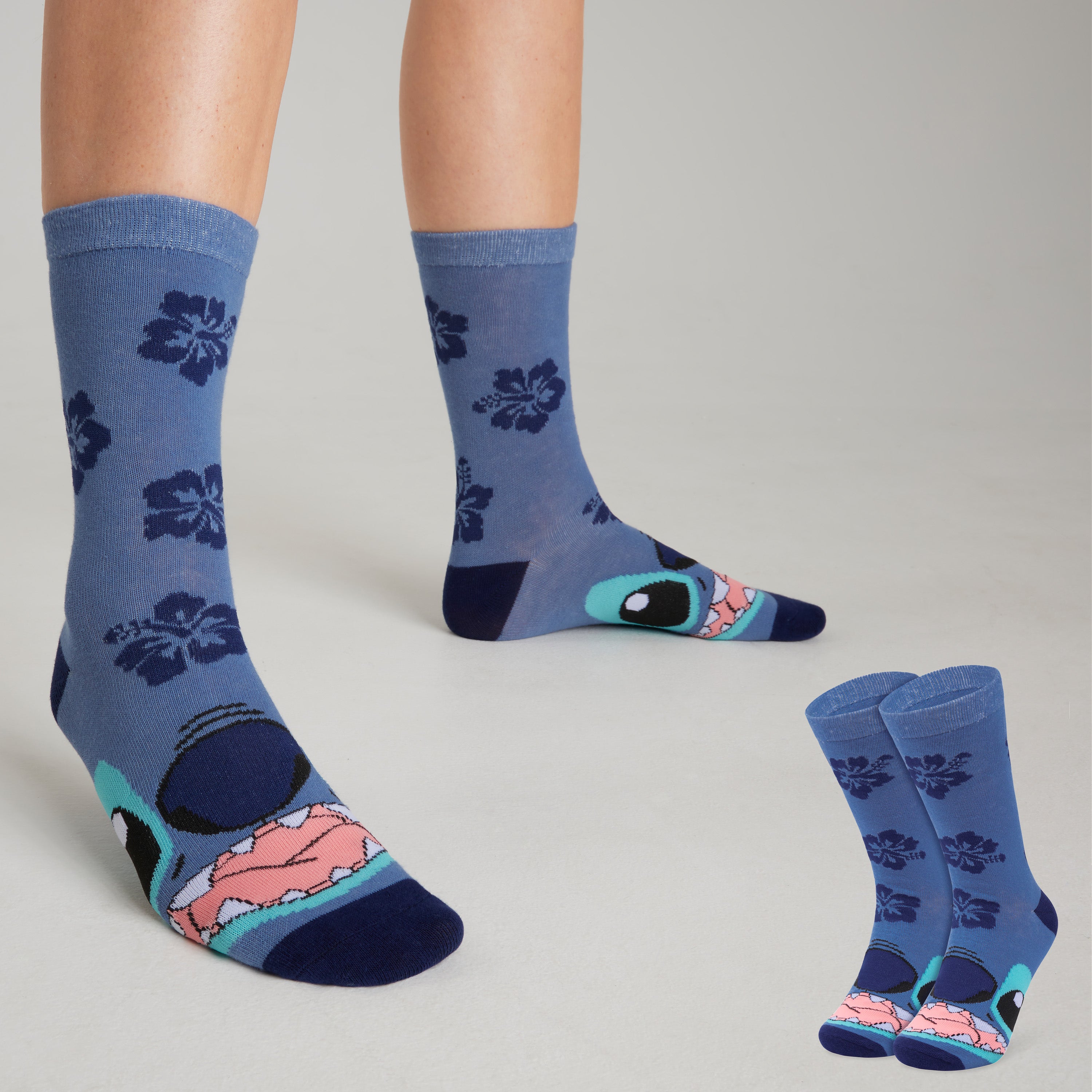 disney-stitch-tasse-chaussettes-coffret-bleu-fonc-femme image 3