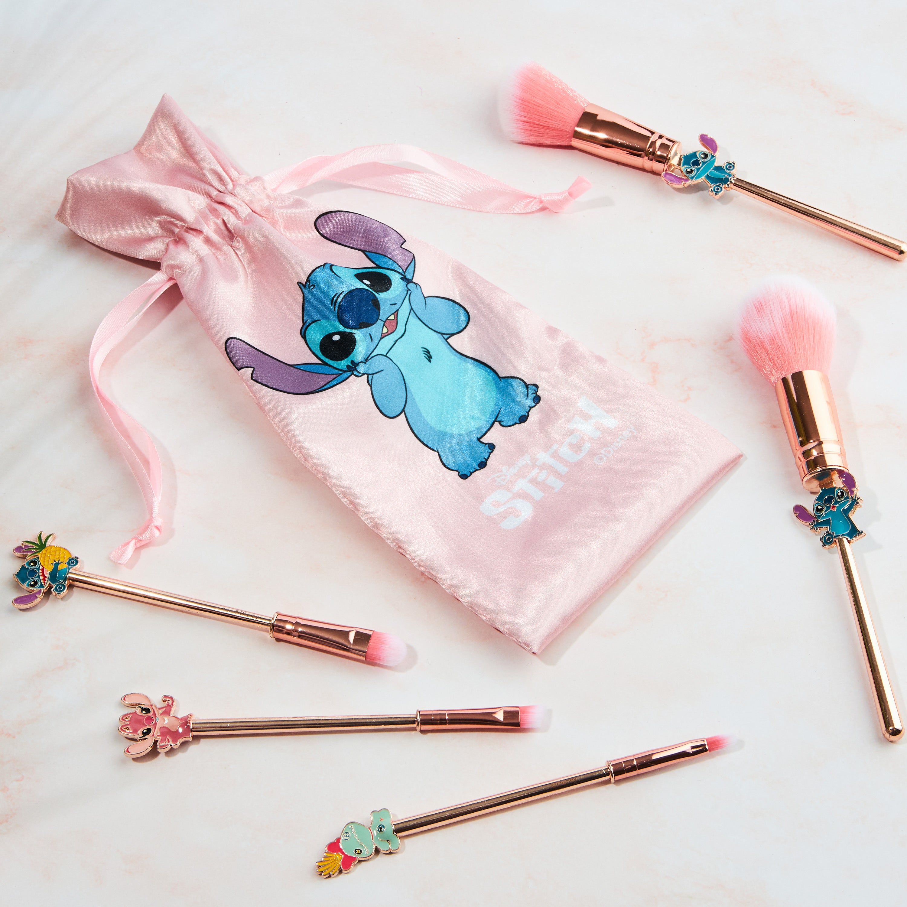 disney-stitch-set-pinceaux-maquillage-rose-trousse image 2