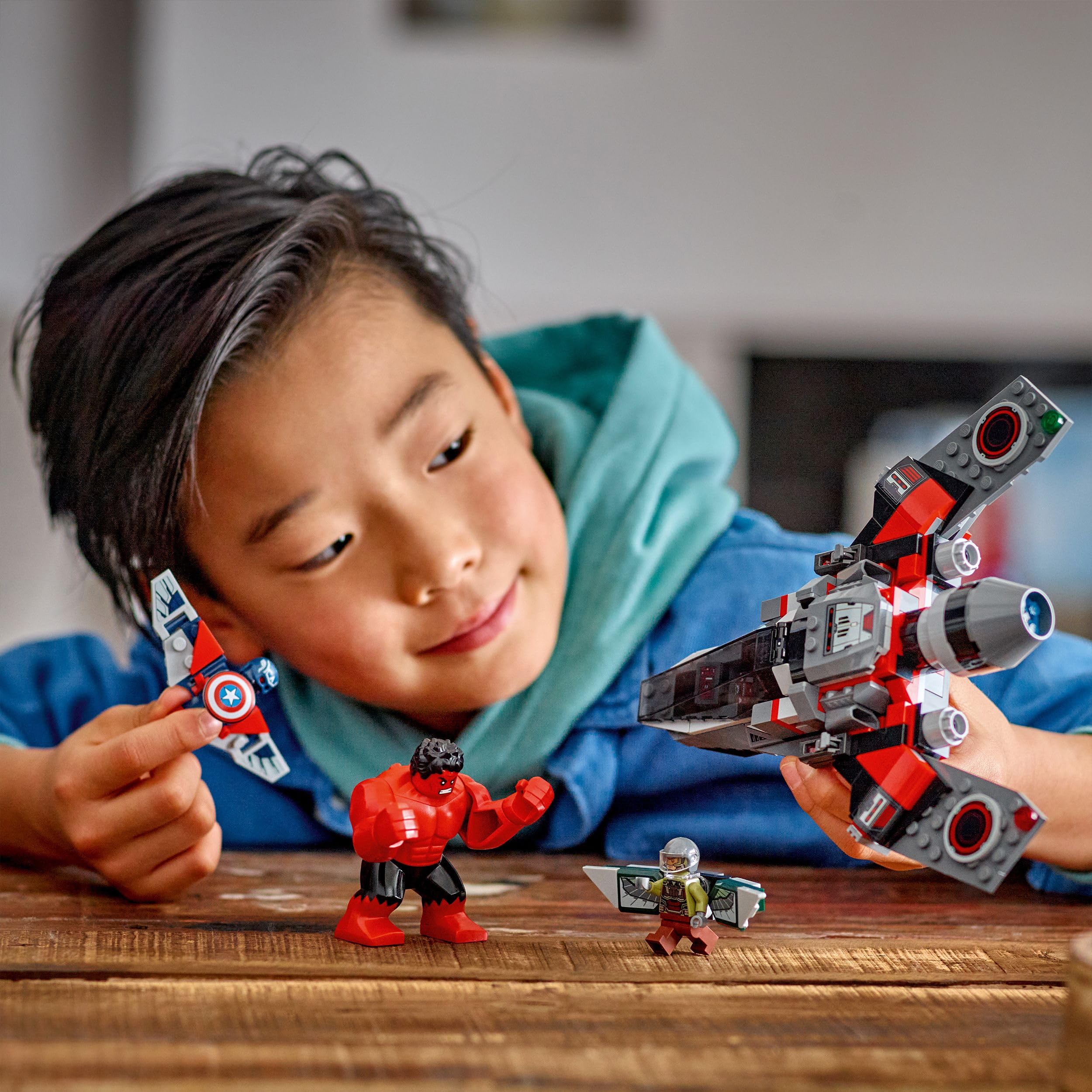 lego-marvel-76292-captain-america-vs-hulk-rouge-avion-7-ans image 6