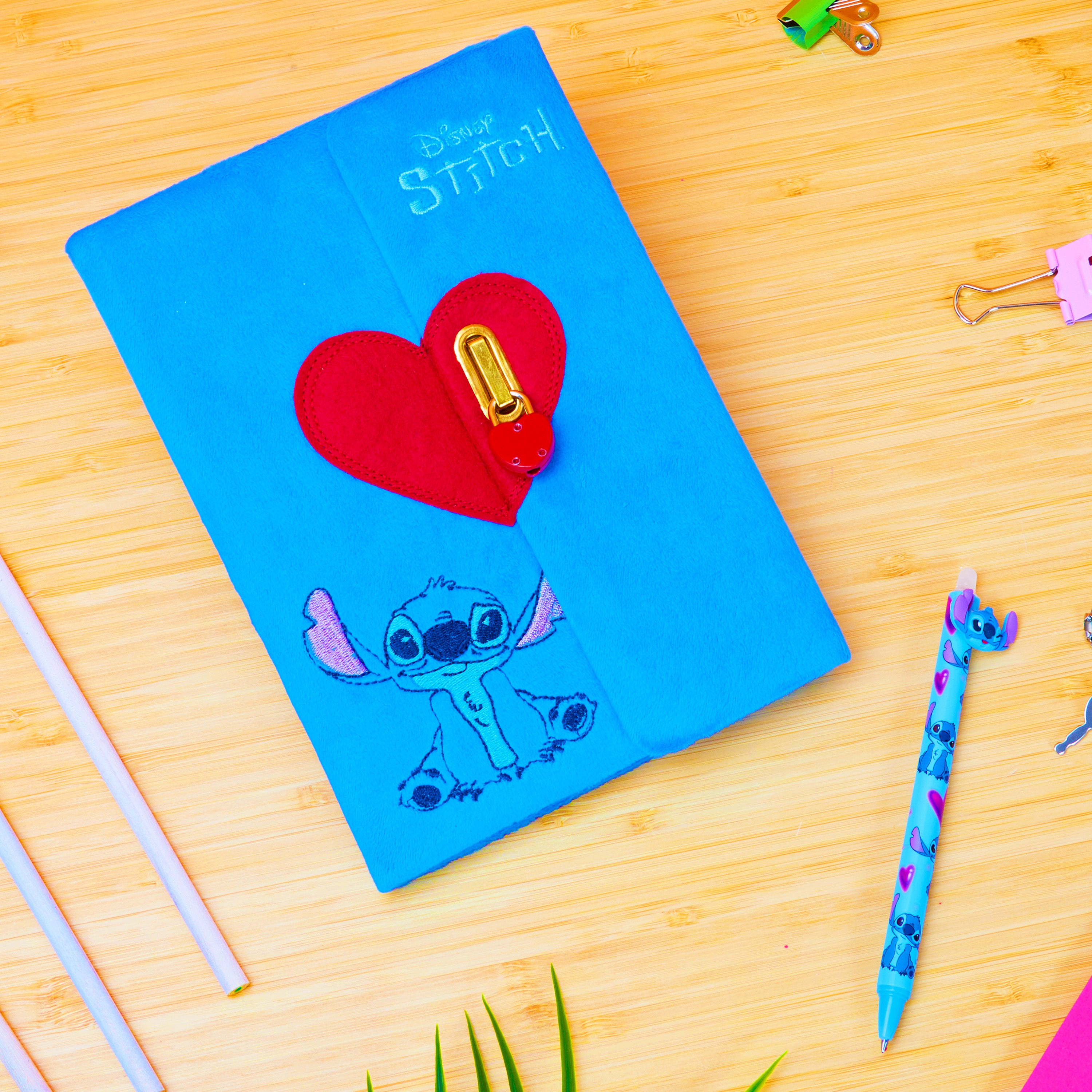 disney-stitch-journal-intime-a5-stylo-avec-cadenas image 5