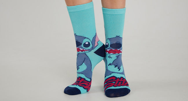 disney-stitch-mug-et-chaussettes-coffret-bleu-marine-femme image 2