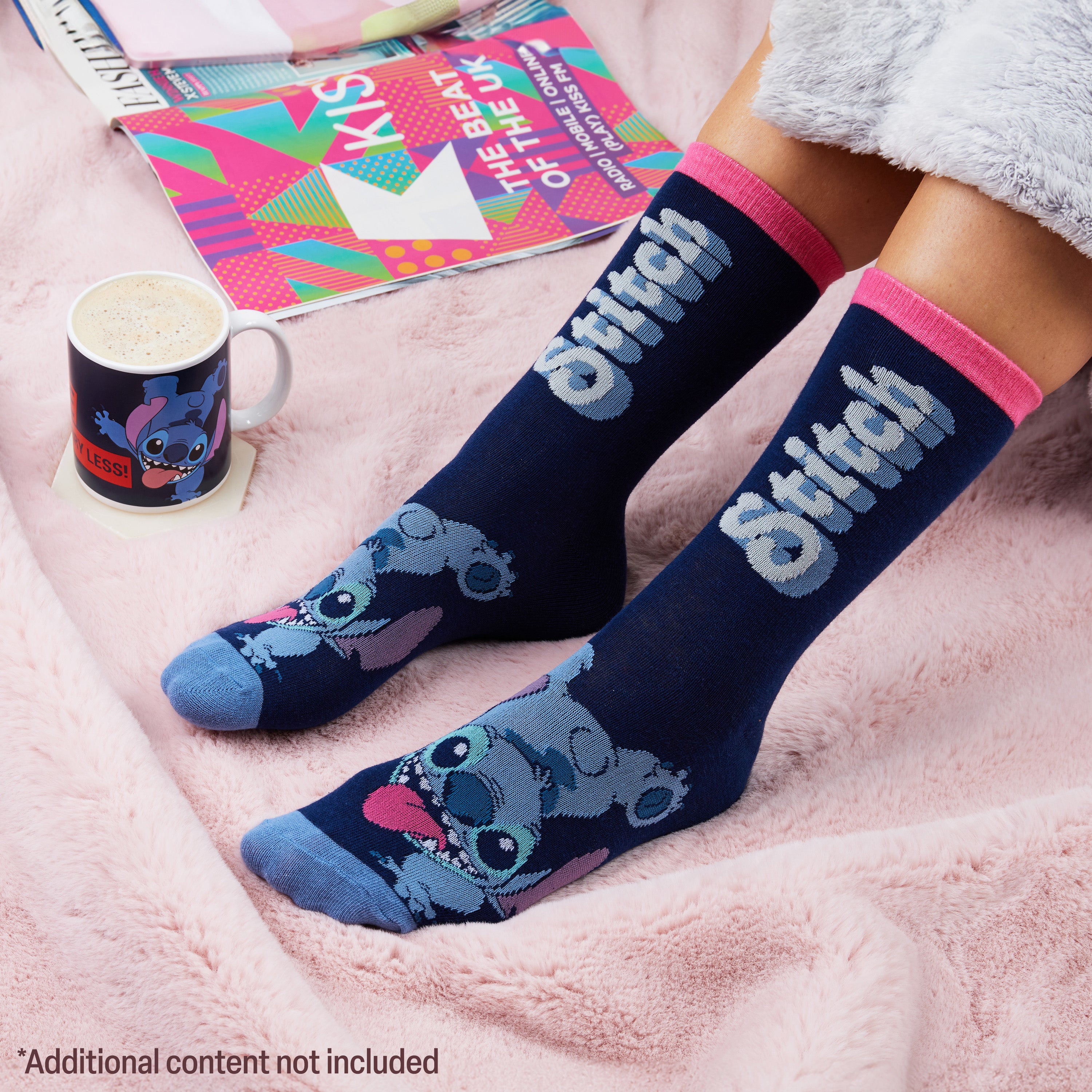disney-stitch-coffret-mug-312ml-chaussettes-marine image 2