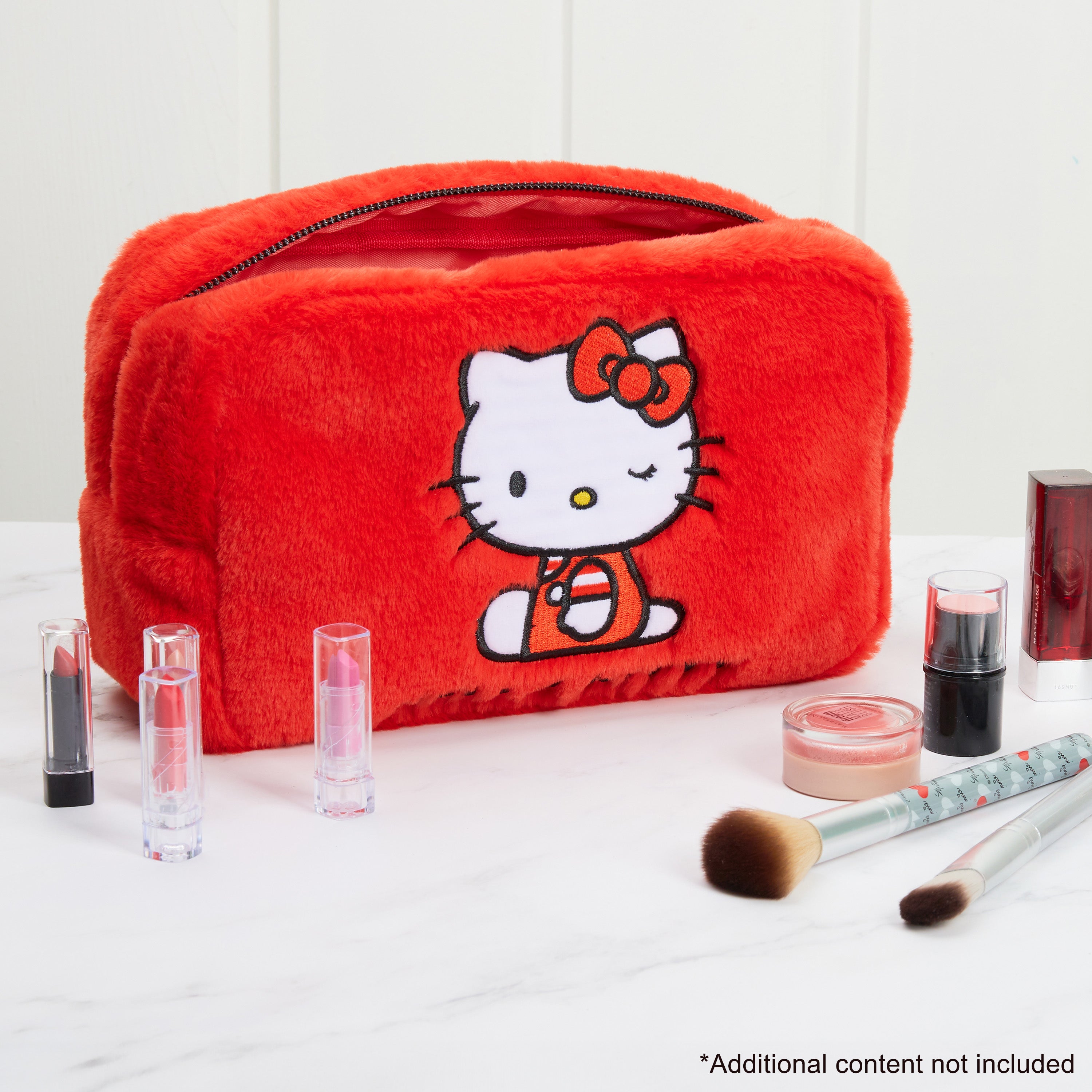 hello-kitty-trousse-toilette-fluffy-maquillage-voyage image 2