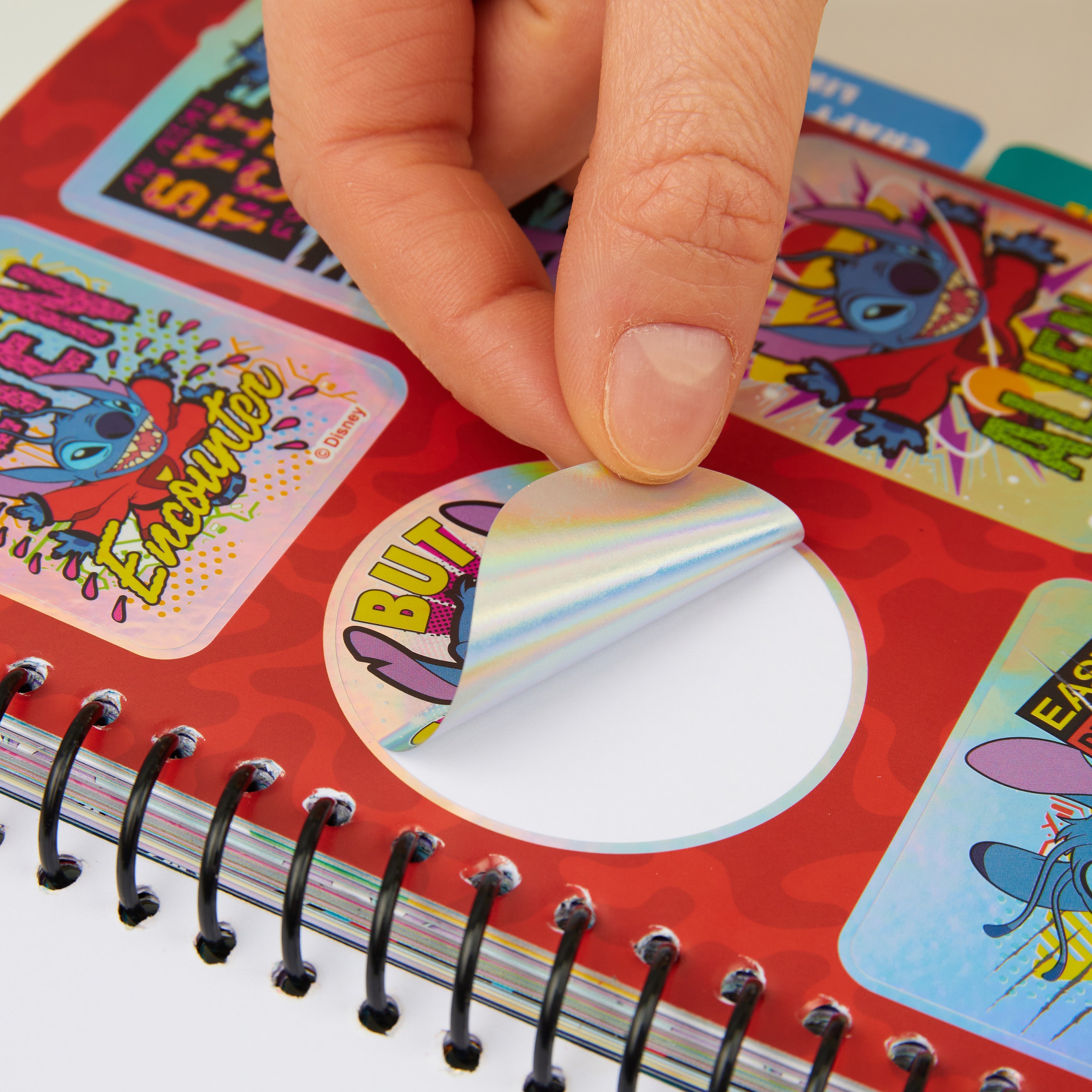livre-stickers-stitch-disney-28-planches-scrapbooking image 5