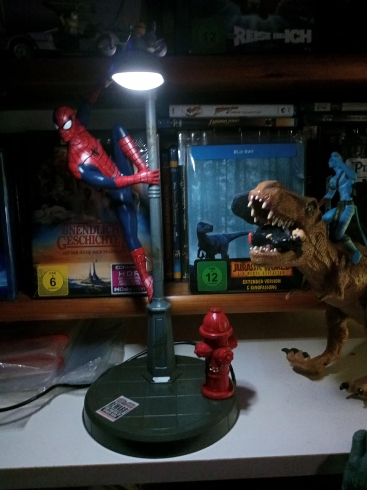 Posée sur le bureau