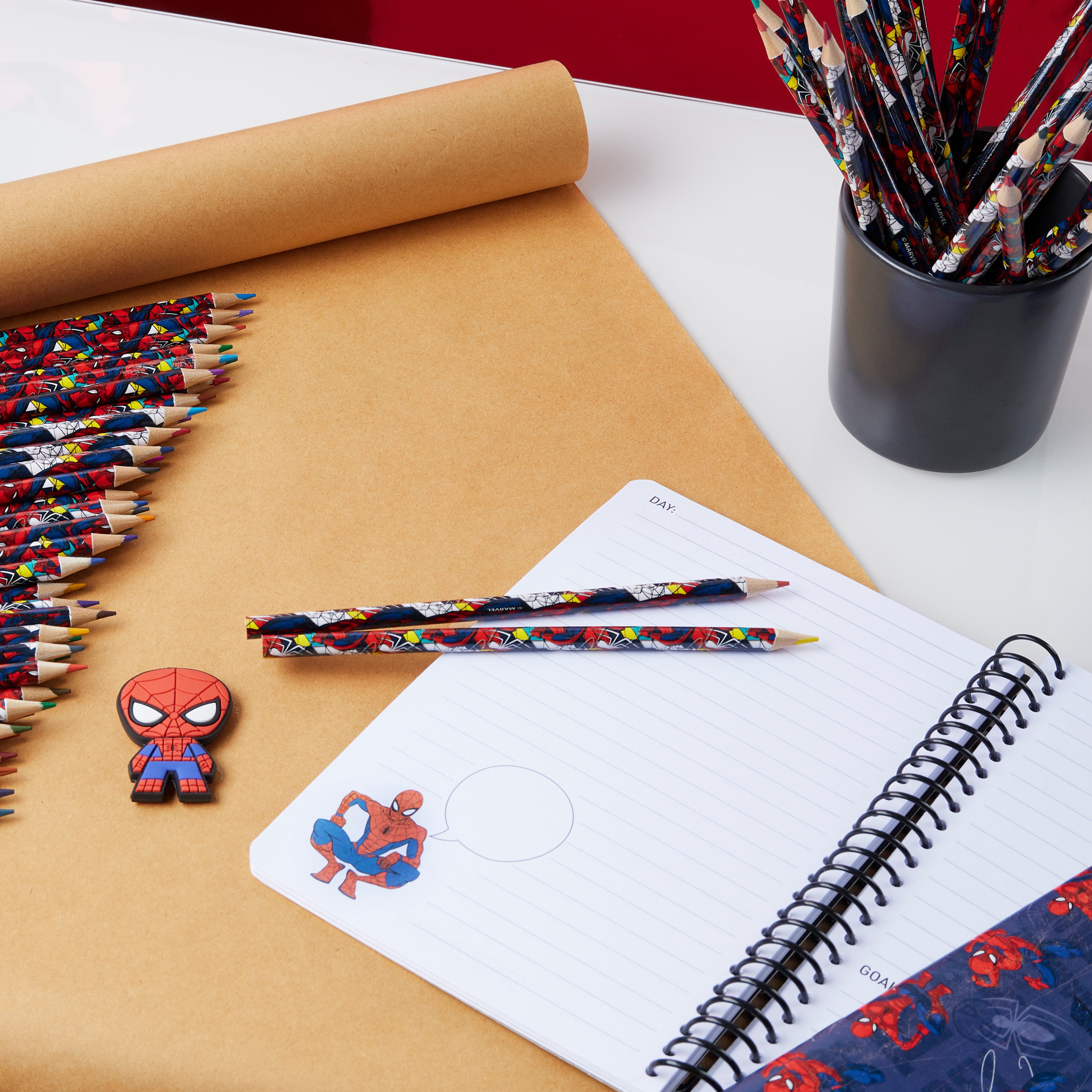 marvel-spiderman-coffret-72-crayons-de-couleur-enfant image 2