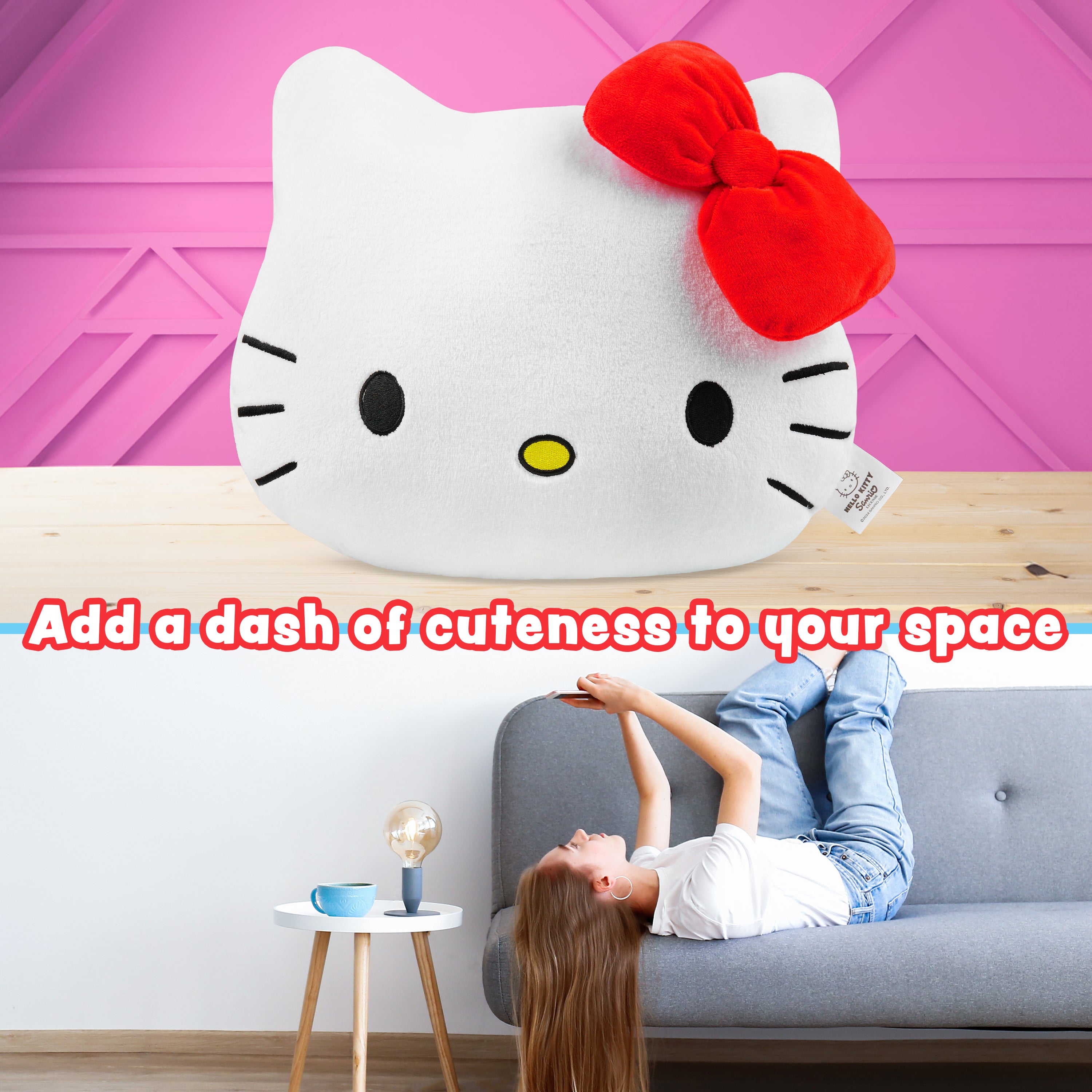 hello-kitty-coussin-peluche-3d-37x32cm-chambre-kawaii image 4