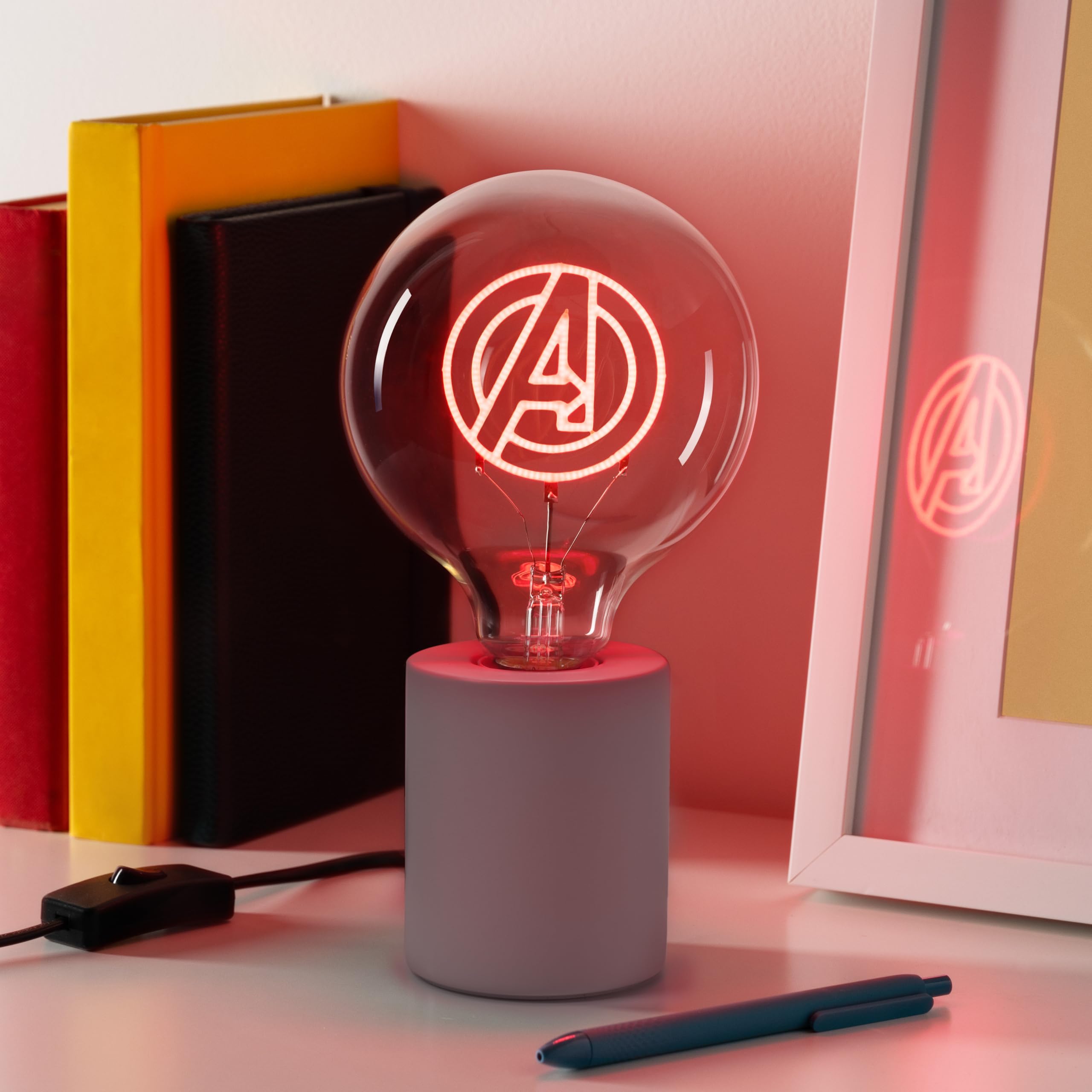 marvel-avengers-lampe-n-on-led-e27-logo-rouge image 5
