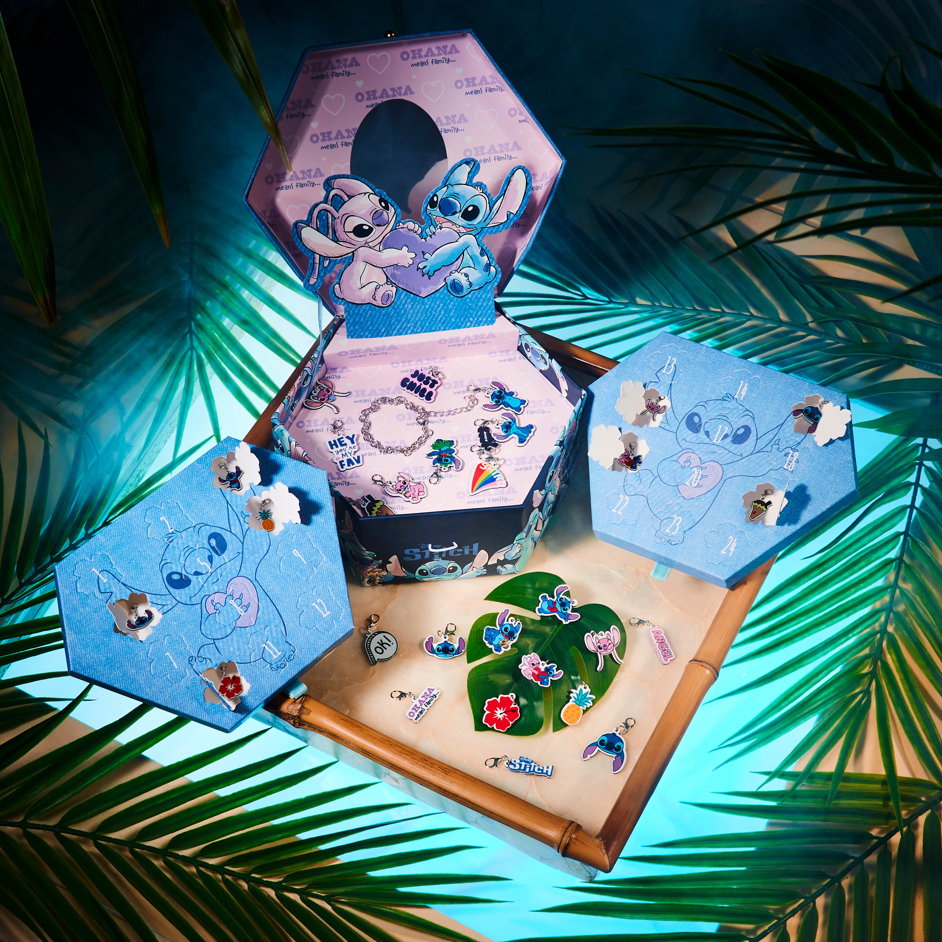 disney-stitch-calendrier-de-l-avent-bijoux-bleu-24-cases image 2