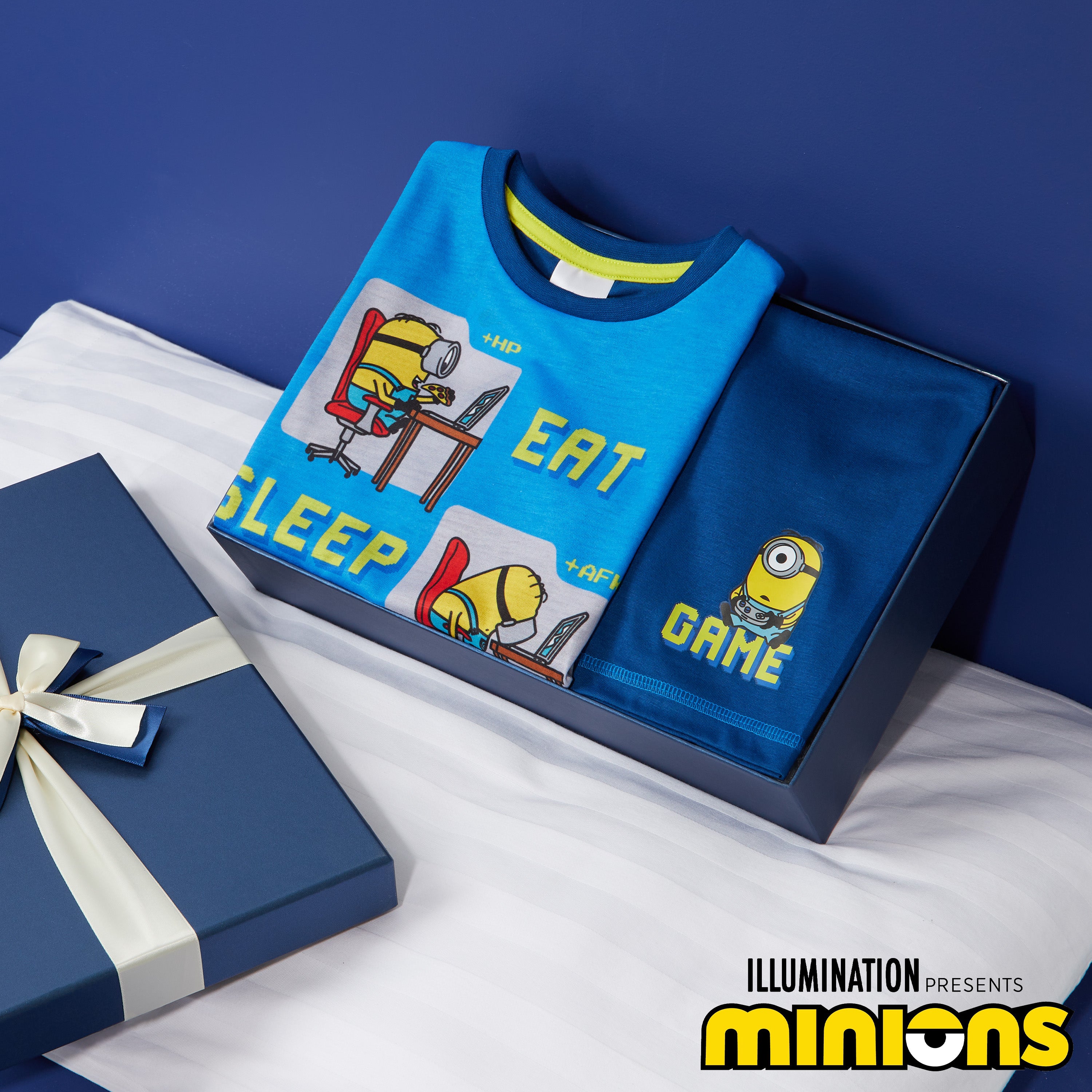 minions-pyjama-court-gar-on-short-t-shirt-bleu-7-8-ans image 2