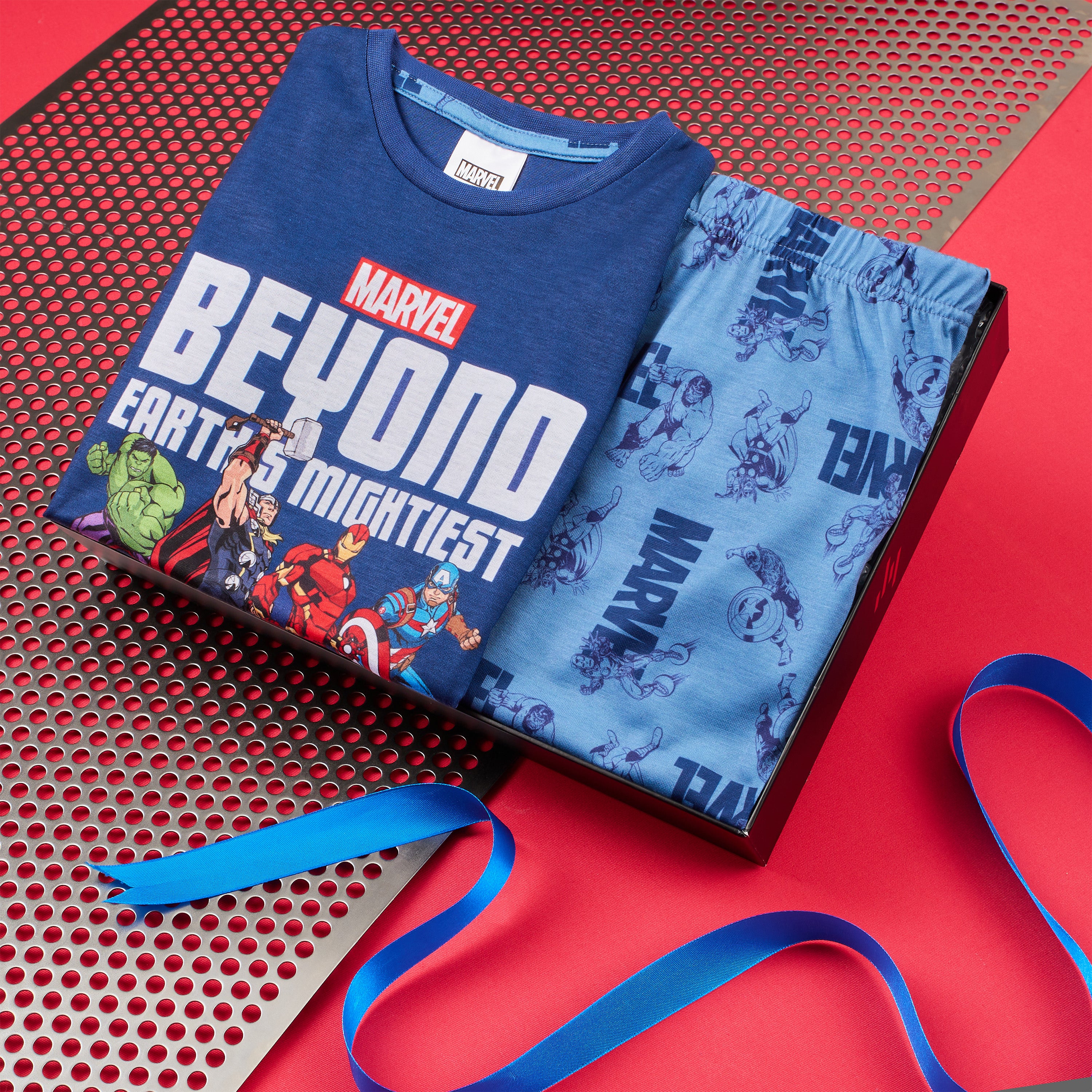 marvel-boys-pyjama-gar-on-short-spiderman-avengers image 2