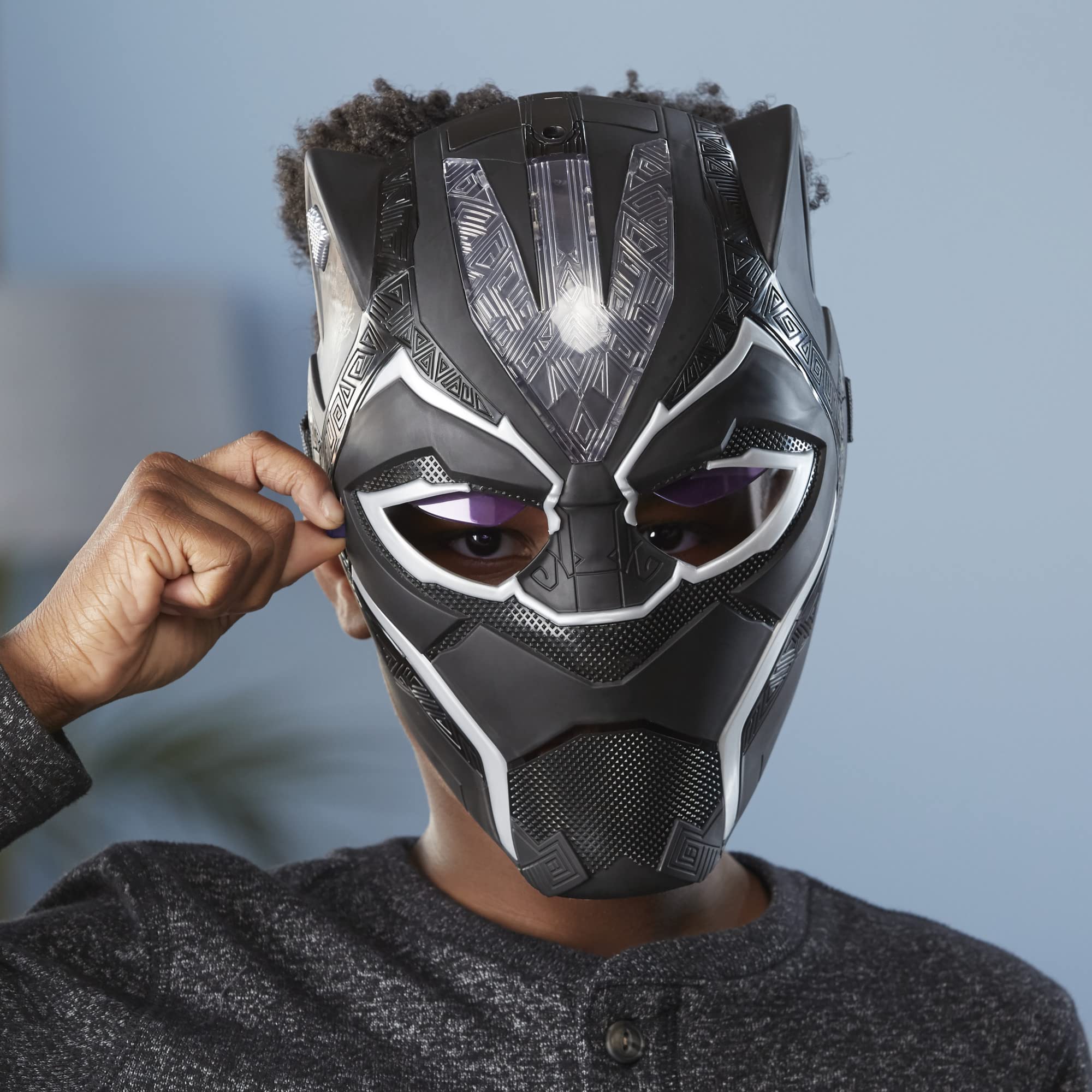marvel-studios-legacy-black-panther-masque-vibranium-fx-lumineux image 6