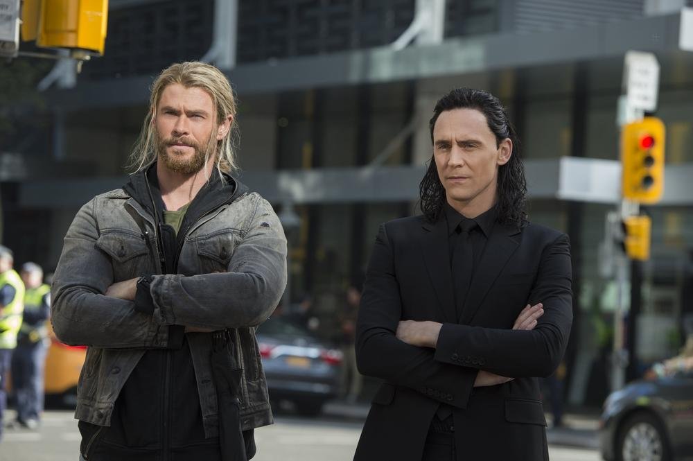 marvel-thor-ragnarok-combo-uhd-4k-blu-ray-hdr image 3