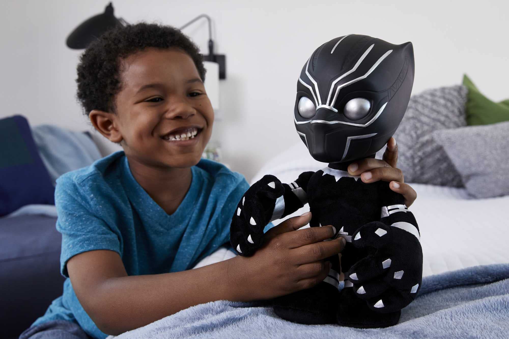 marvel-black-panther-c-ur-de-wakanda-peluche-28-cm-lumineuse image 2