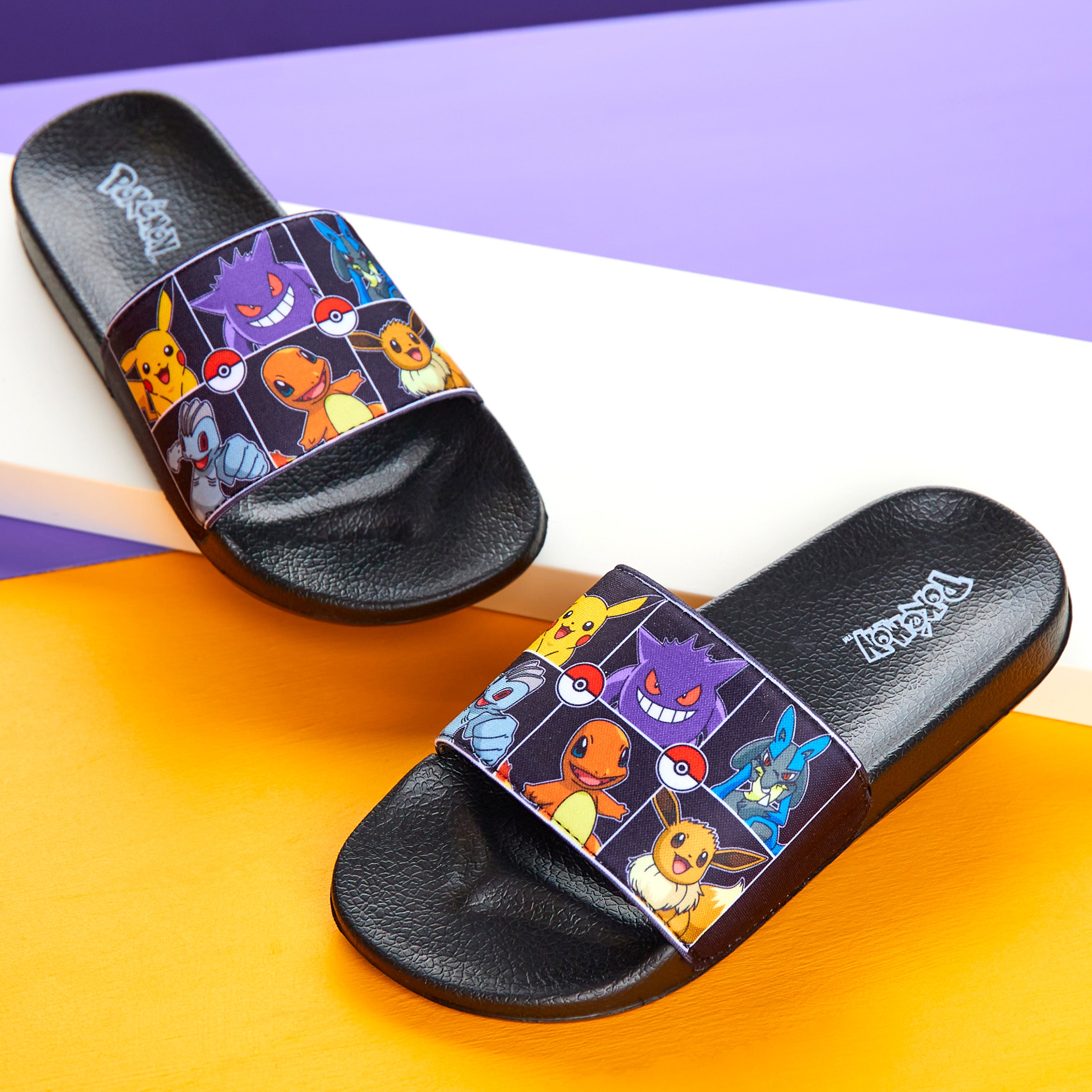 pok-mon-claquettes-gar-on-piscine-plage-noires-pikachu image 2