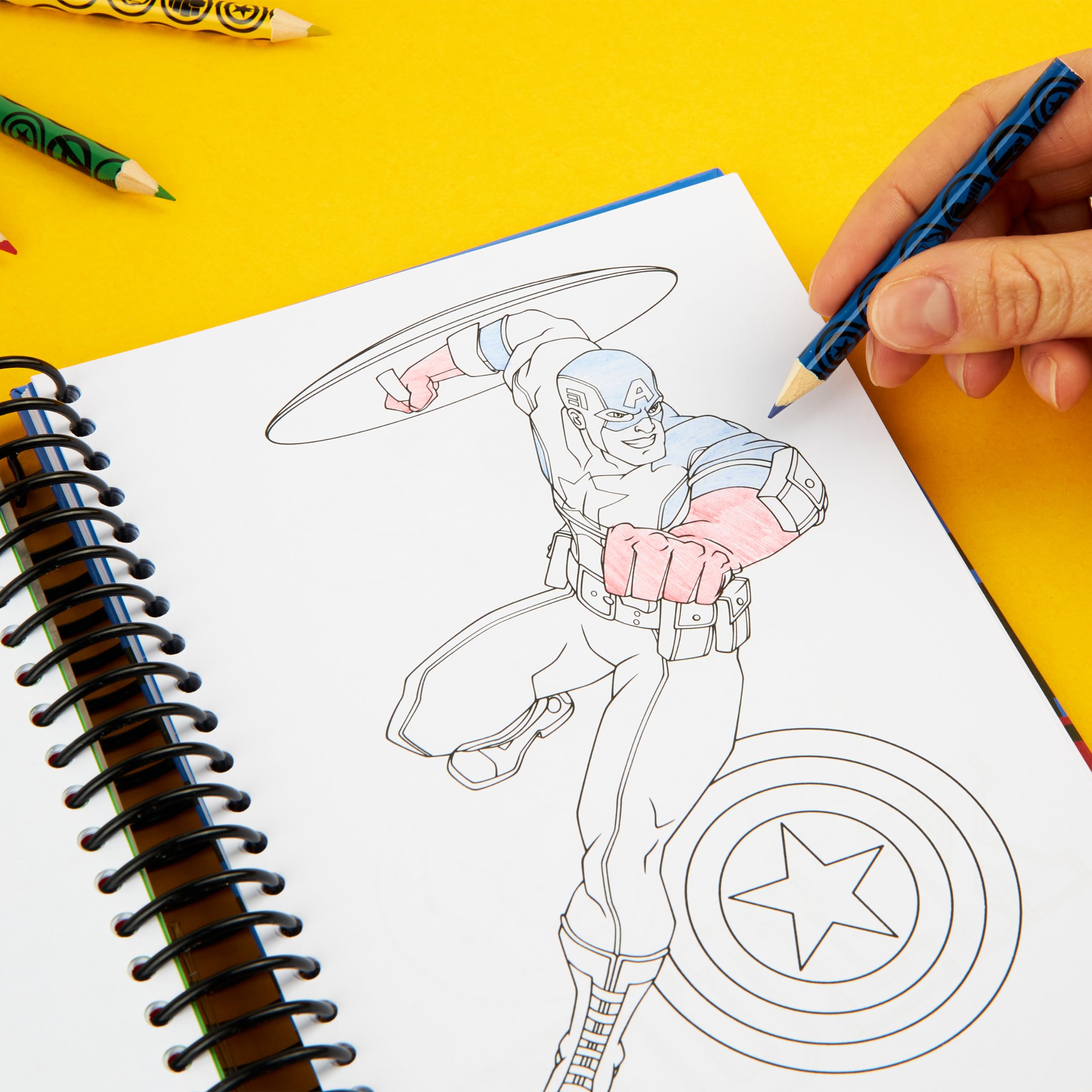 marvel-multi-avengers-livre-stickers-1000-coloriage-enfant image 2