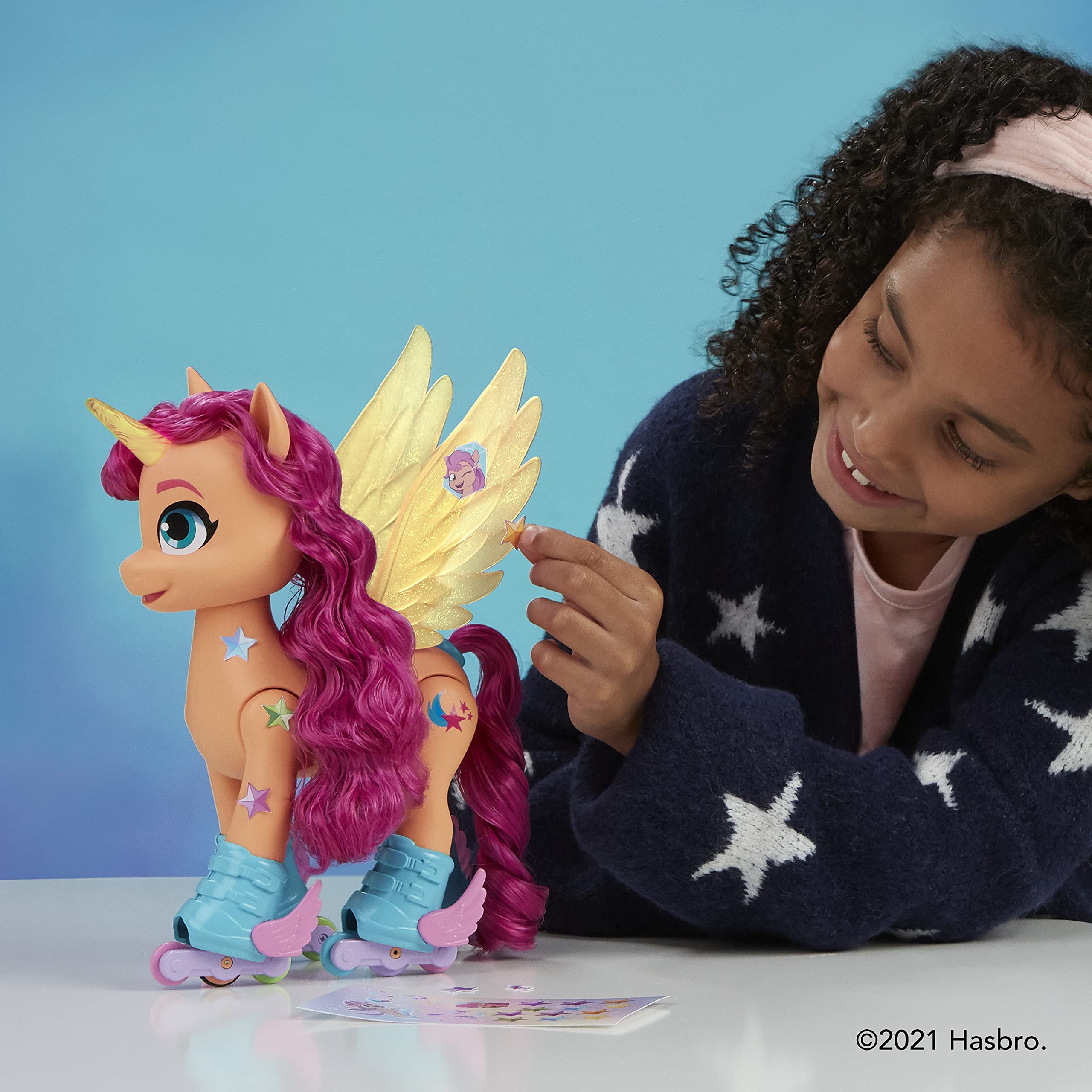 my-little-pony-a-new-generation-sunny-starscout-figurine-roller-chantante-22-5-c image 7