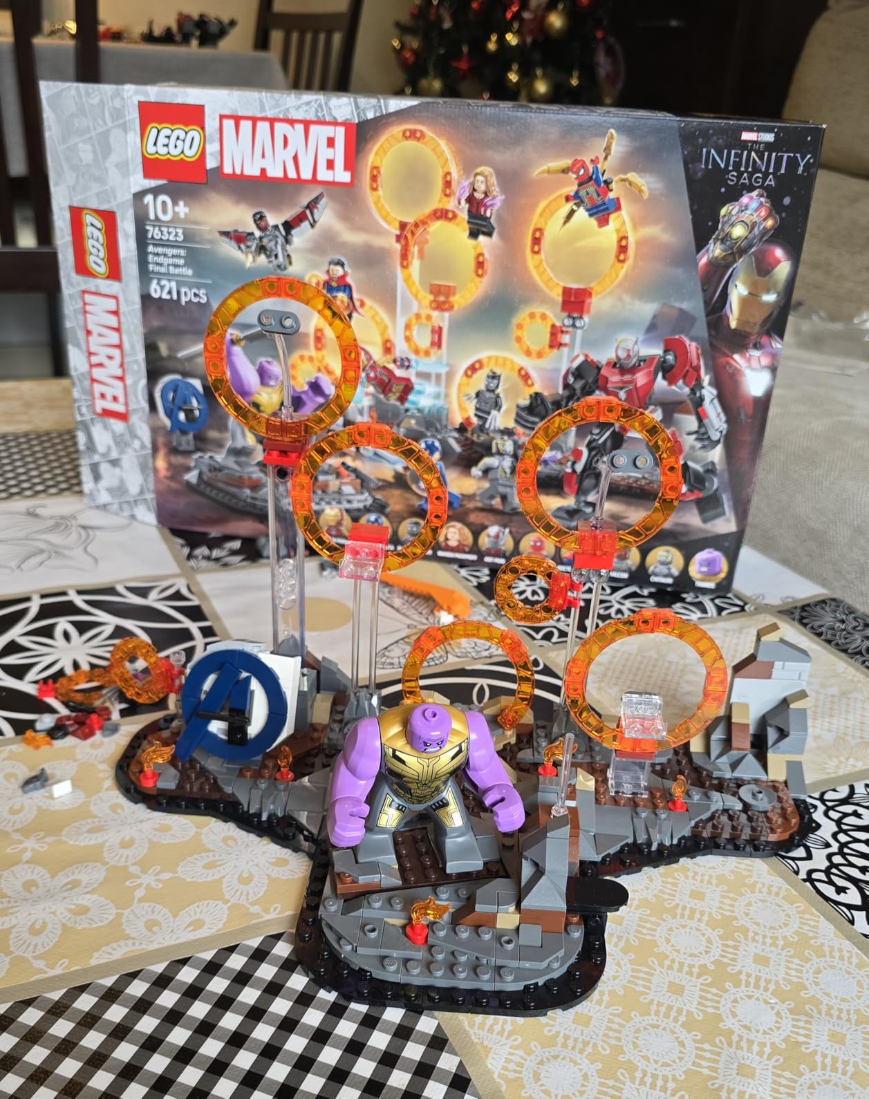 Neuf figurines