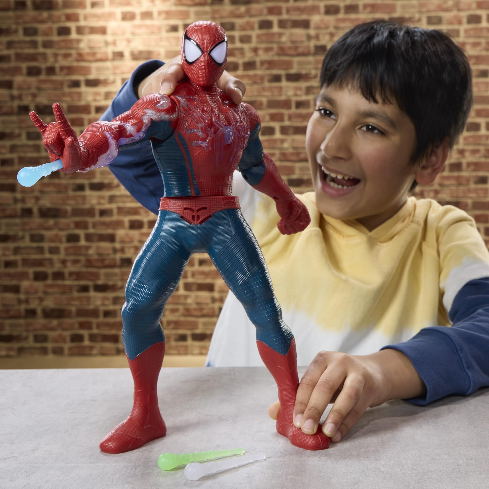 hasbro-spider-man-figurine-charge-d-nergie-36-8-cm-sons image 7
