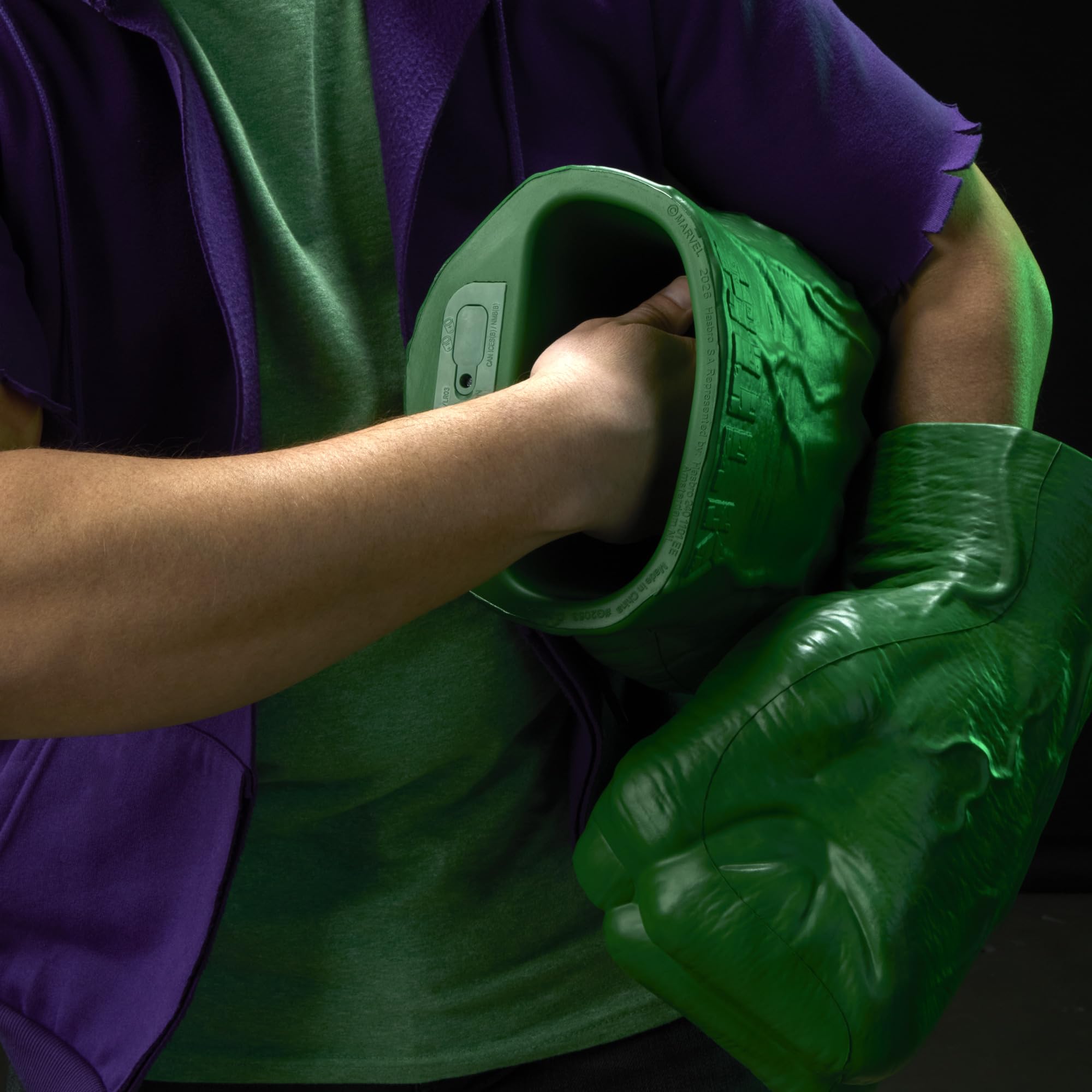 marvel-legends-hulk-poings-cosplay-sonores-taille-1-1 image 3