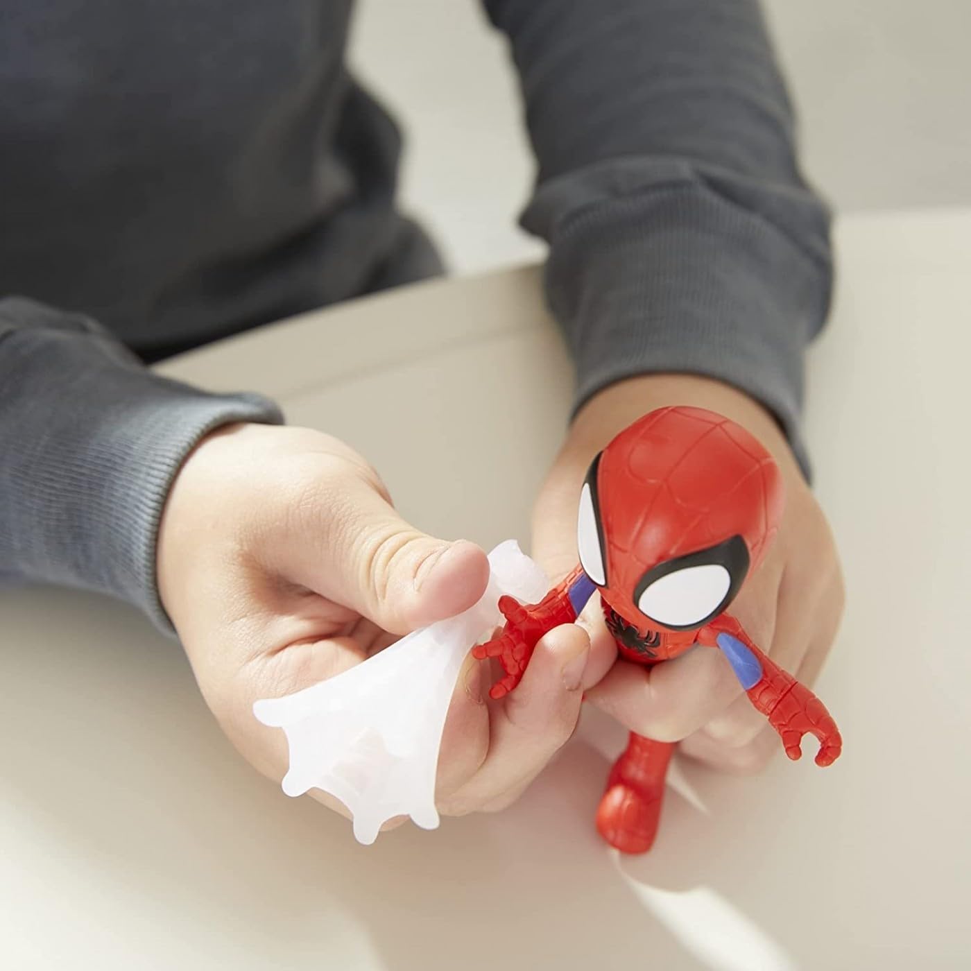 hasbro-marvel-spidey-f1935-figurine-articul-e-15-cm-accessoire image 5