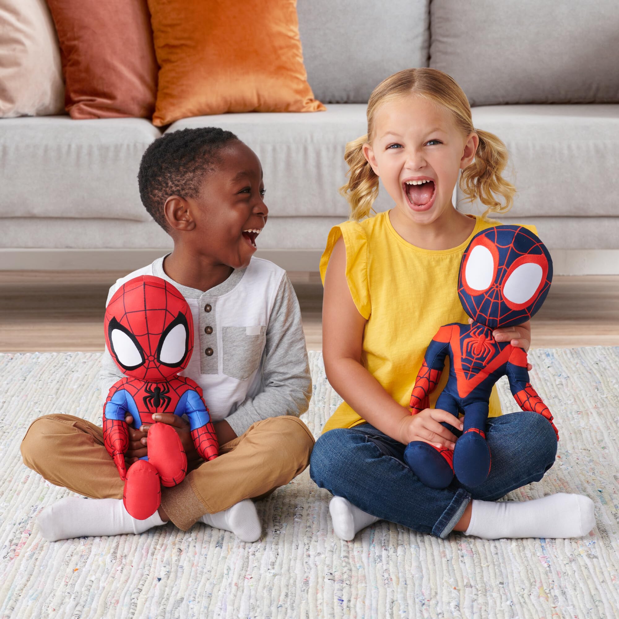 marvel-spidey-peluche-sonore-my-friend-40-cm-rouge-snf0050 image 8