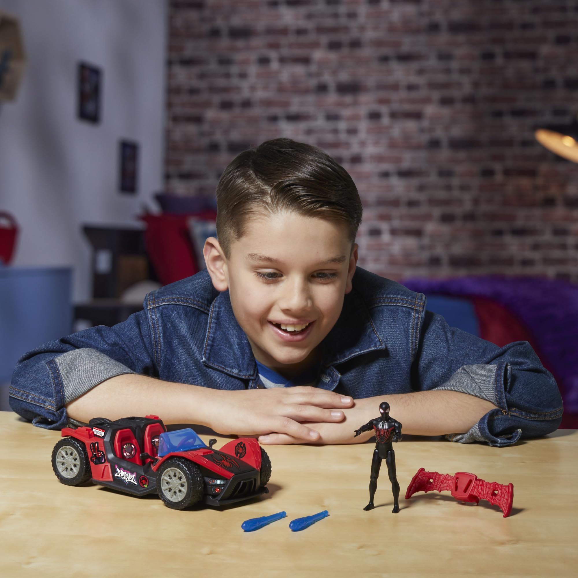 marvel-spider-man-miles-morales-bolide-de-course-remix-figurine-voiture image 8
