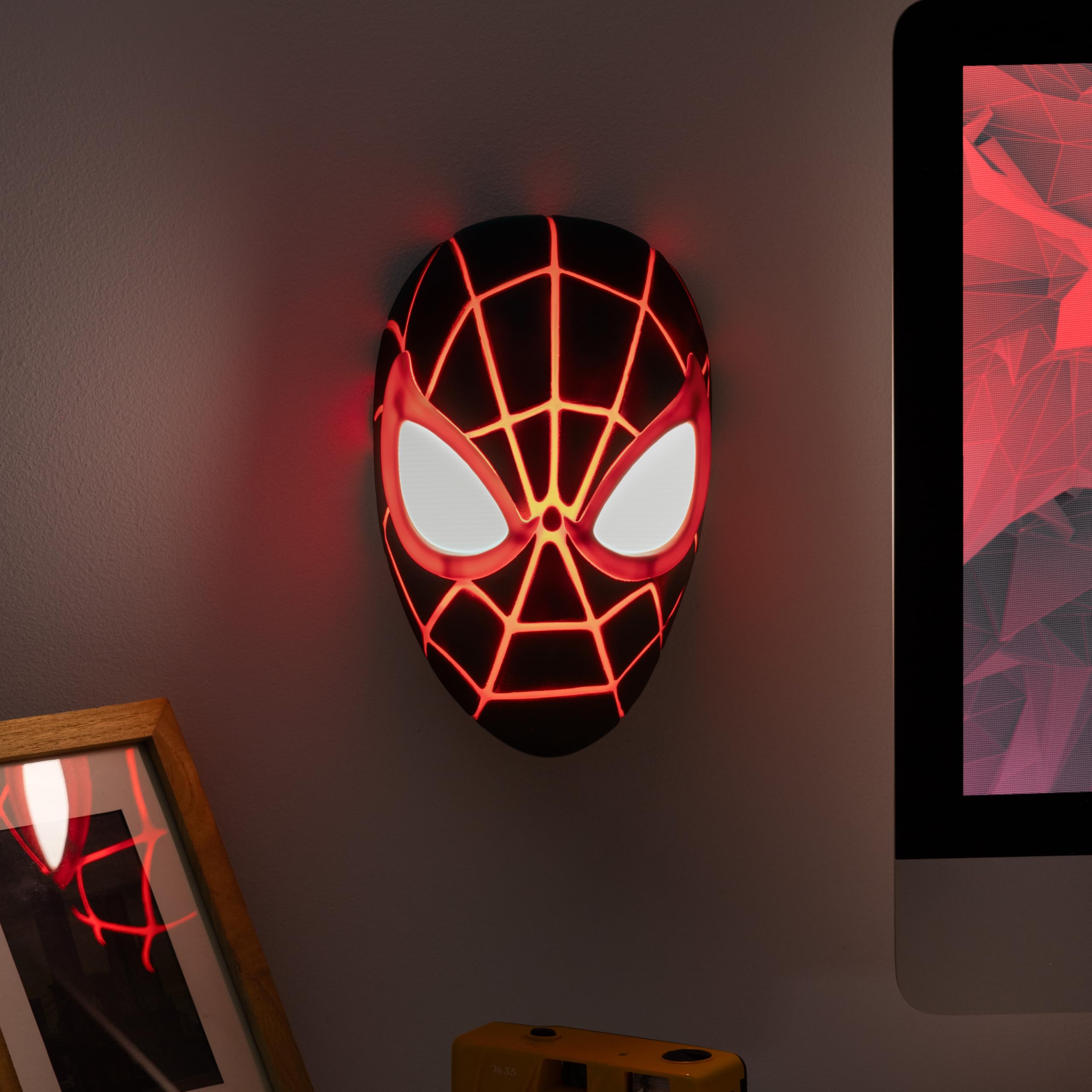 marvel-miles-morales-lampe-led-masque-spider-man-22-cm image 4