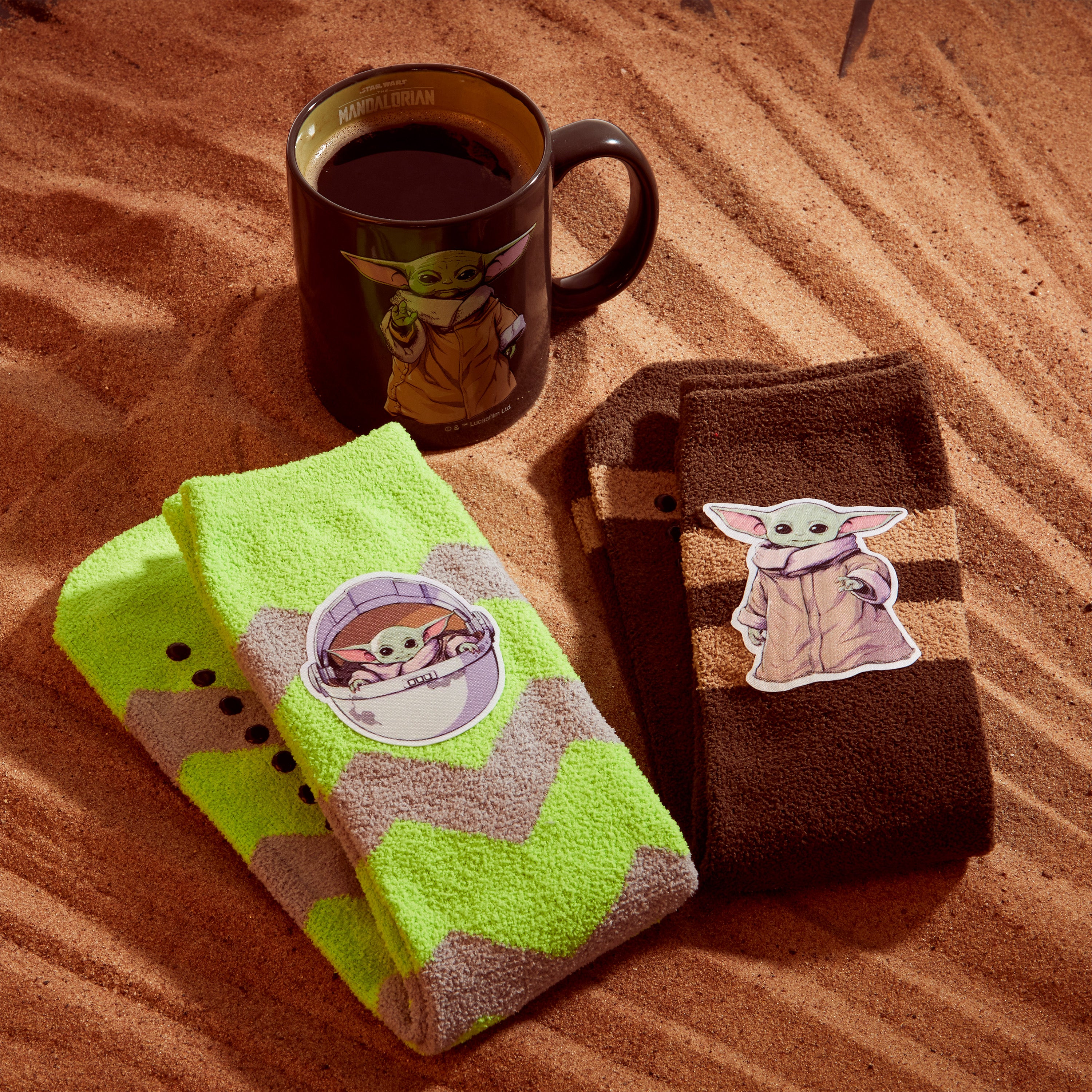 disney-mandalorian-chaussettes-pilou-homme-baby-yoda-lot-2-antid-rapant image 2