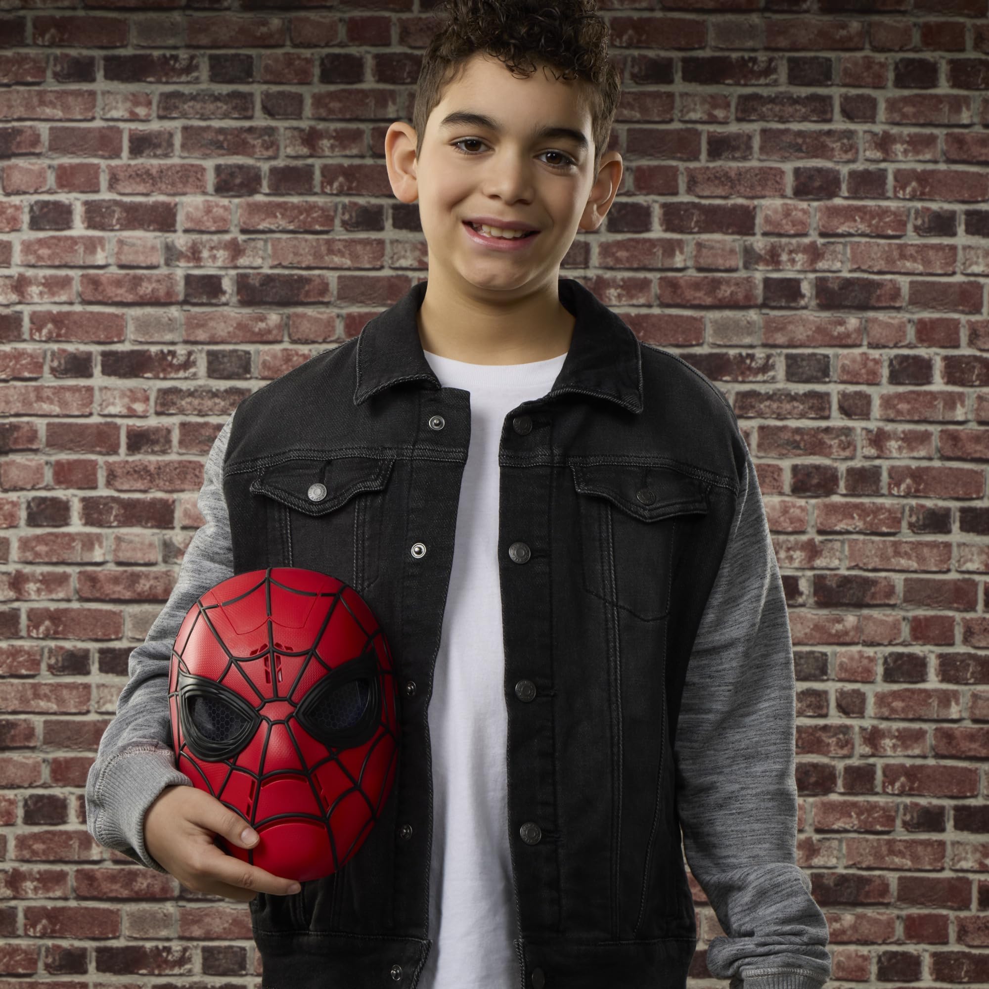 hasbro-spider-man-brand-new-day-masque-lumineux-sonore-enfant image 4
