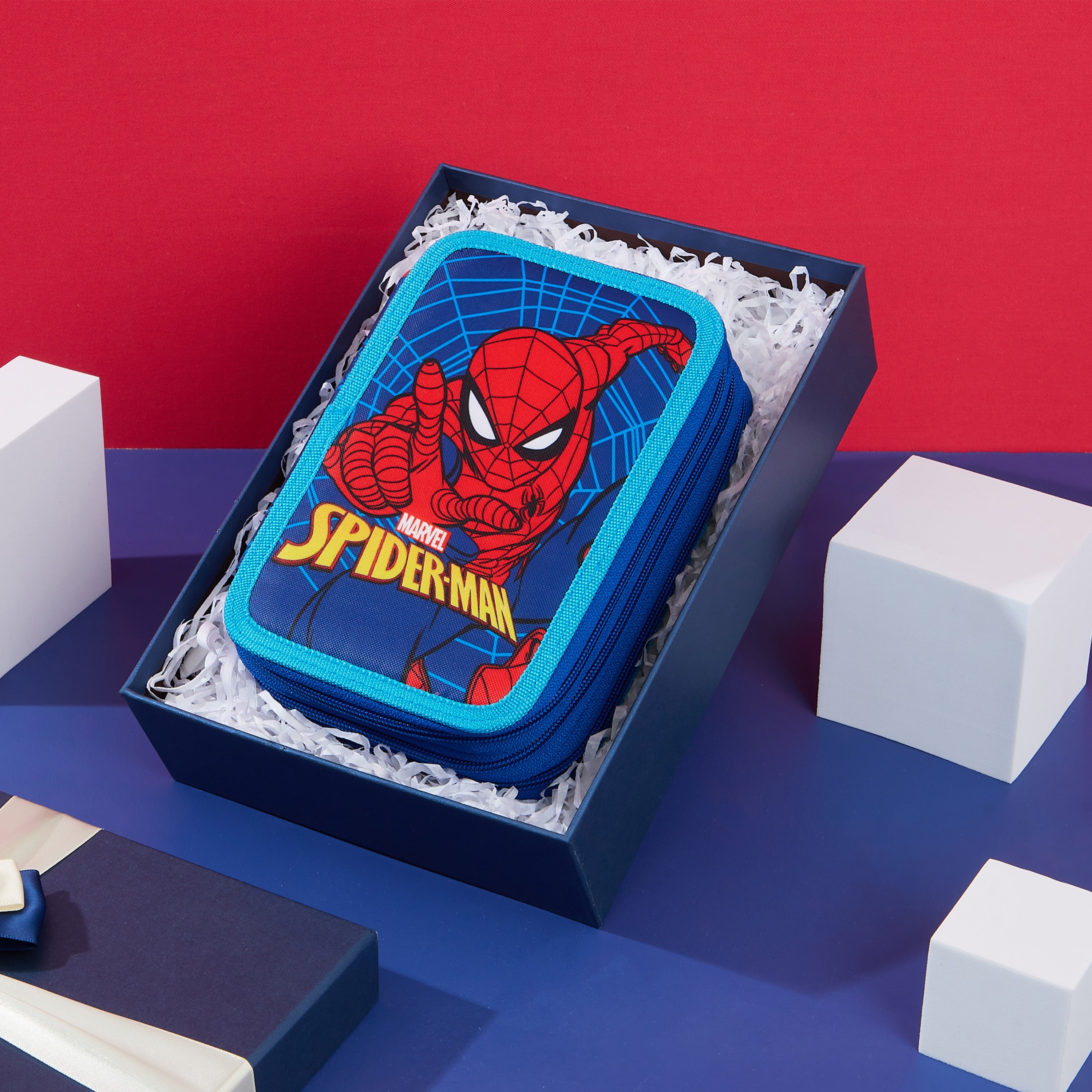 marvel-trousse-scolaire-garnie-spiderman-triple-zip-fournie image 2