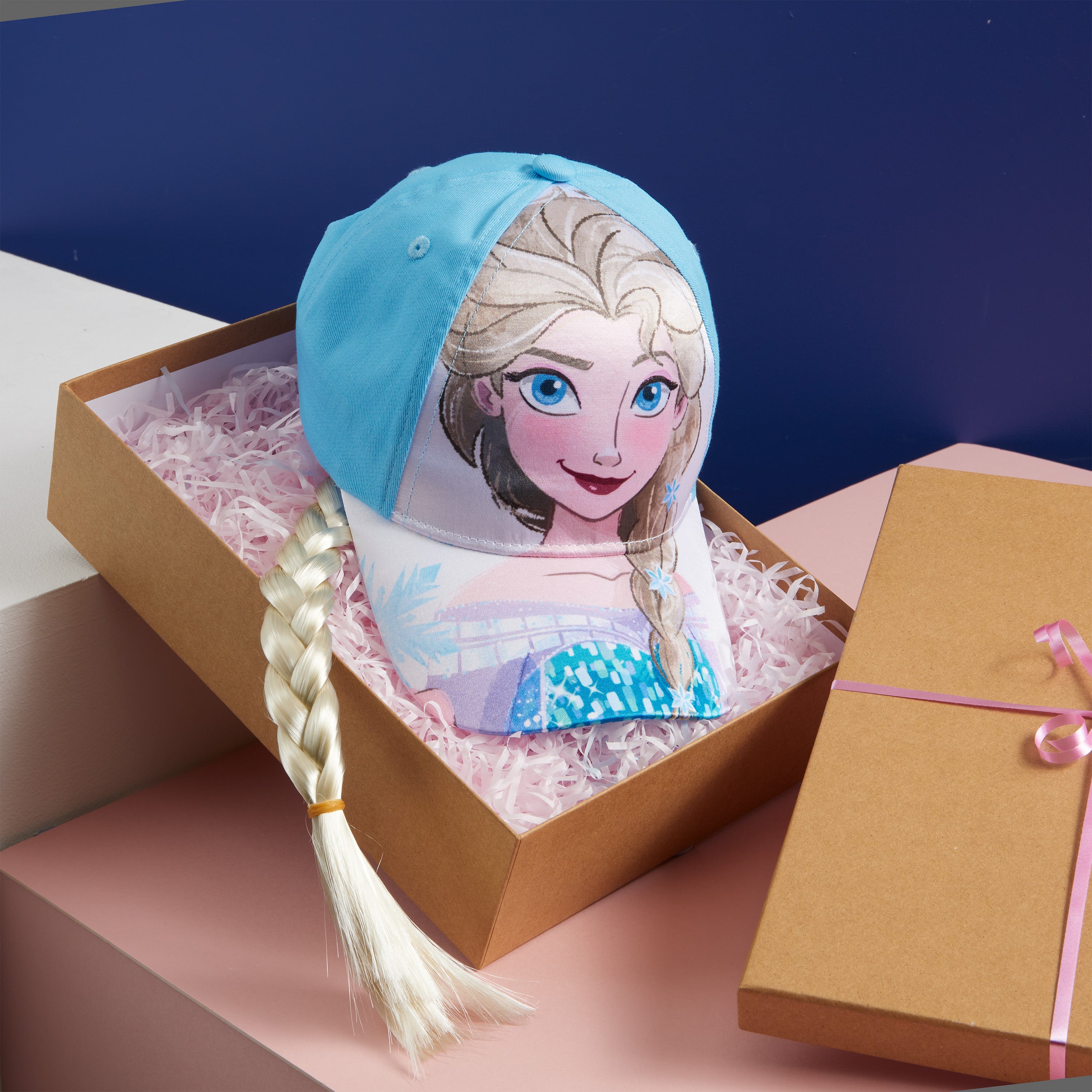 disney-frozen-casquette-fille-elsa-natte-amovible image 2