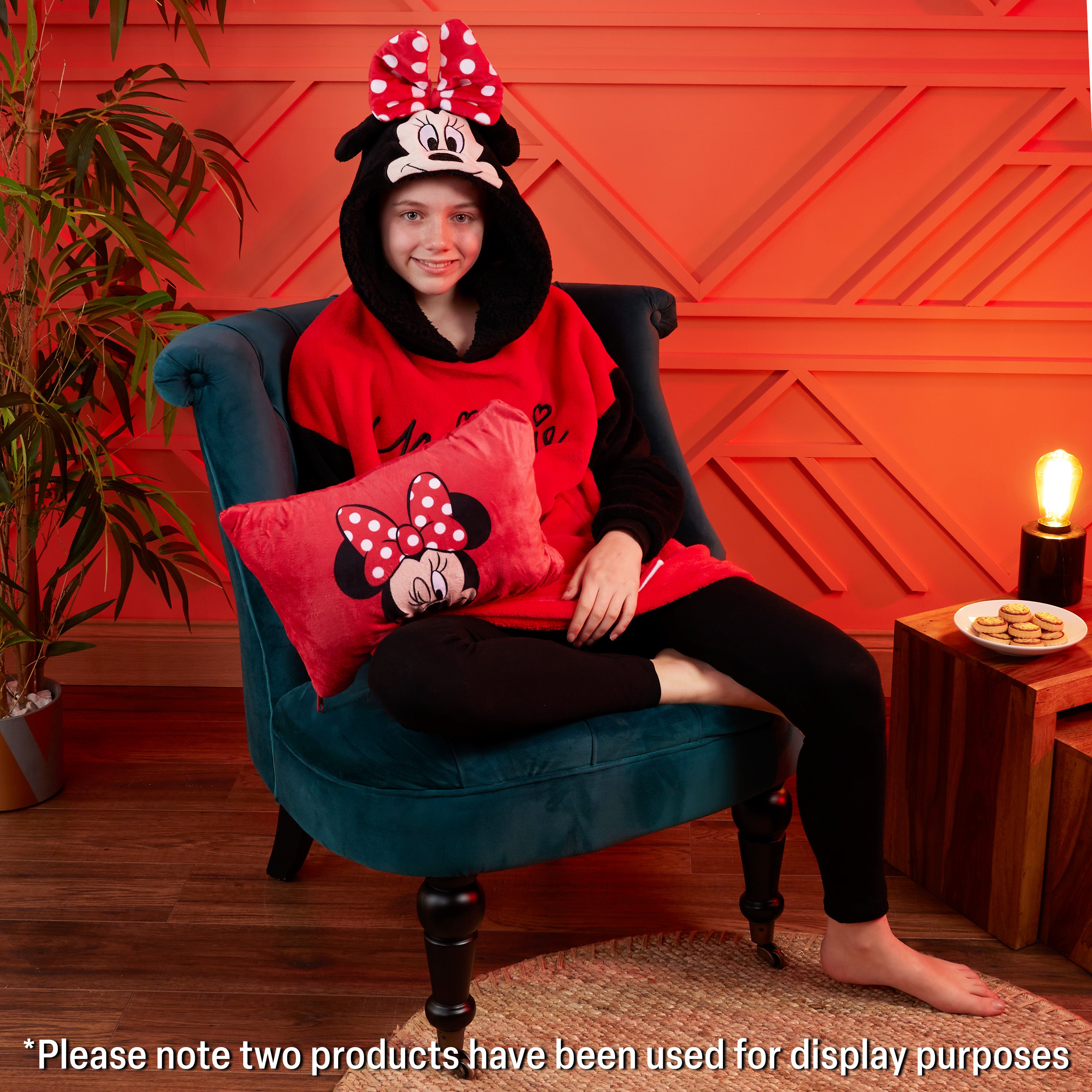 disney-sweat-plaid-enfant-minnie-rouge-2-en-1-oreiller image 2
