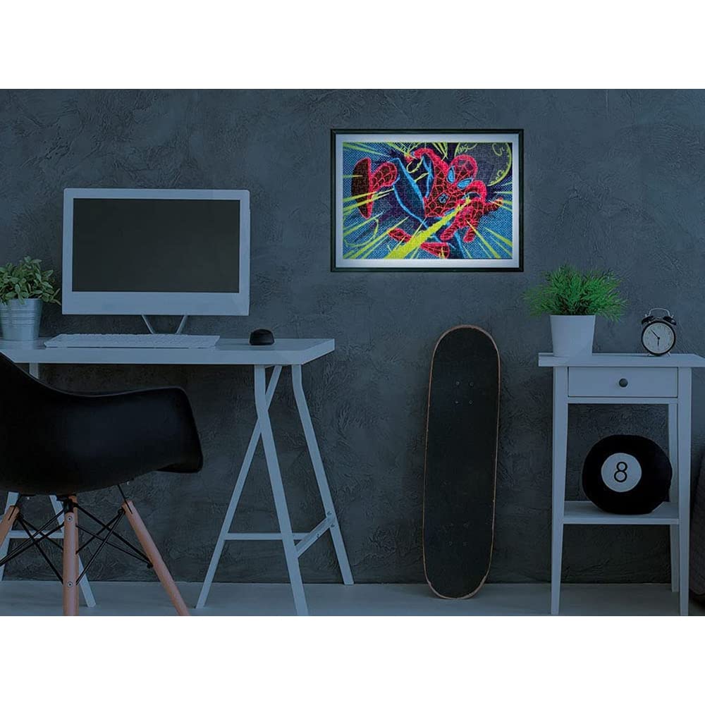 marvel-puzzles-spider-man-27555-puzzle-104-pi-ces-fluorescent image 2