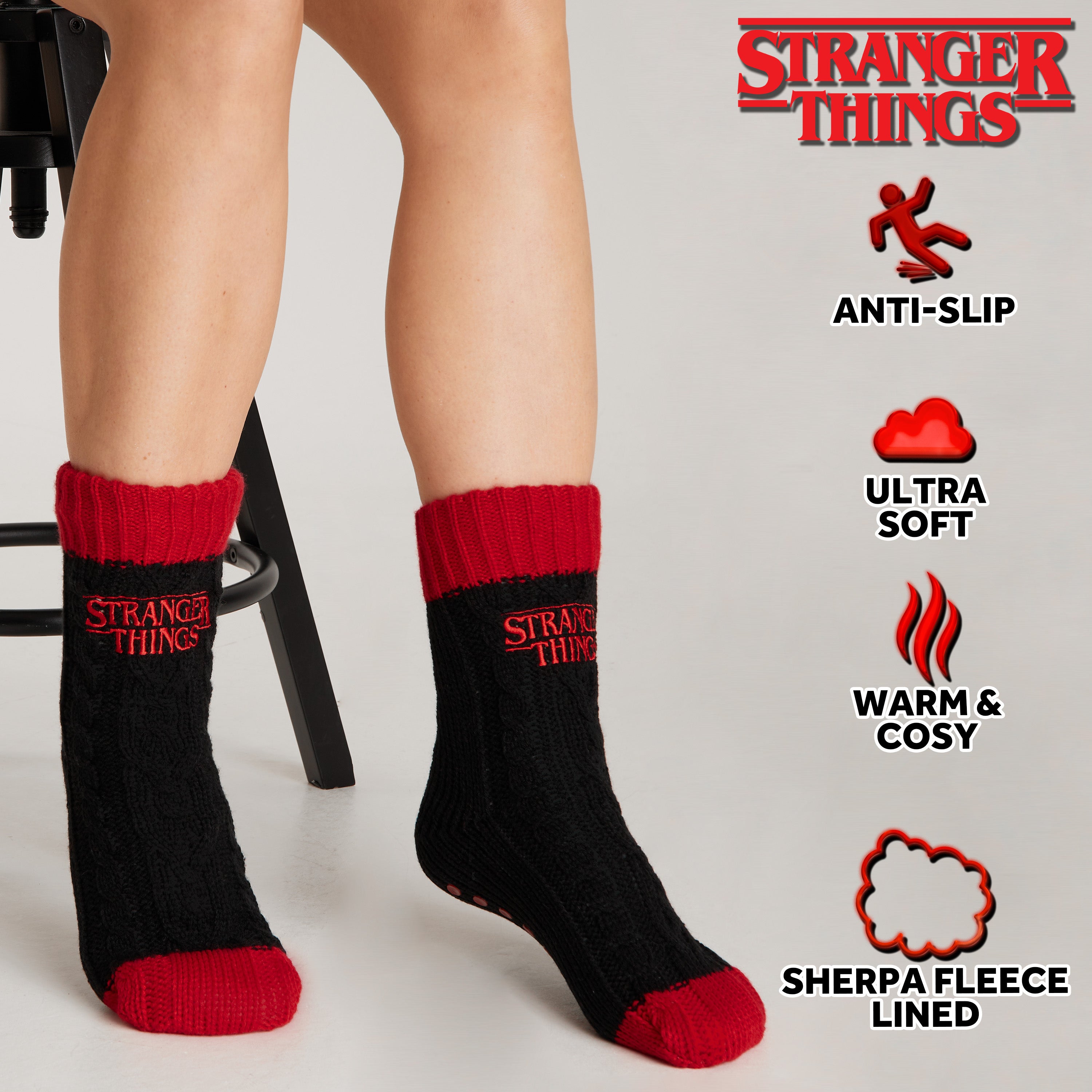stranger-things-chaussettes-pilou-femme-antid-rapantes-noir image 5