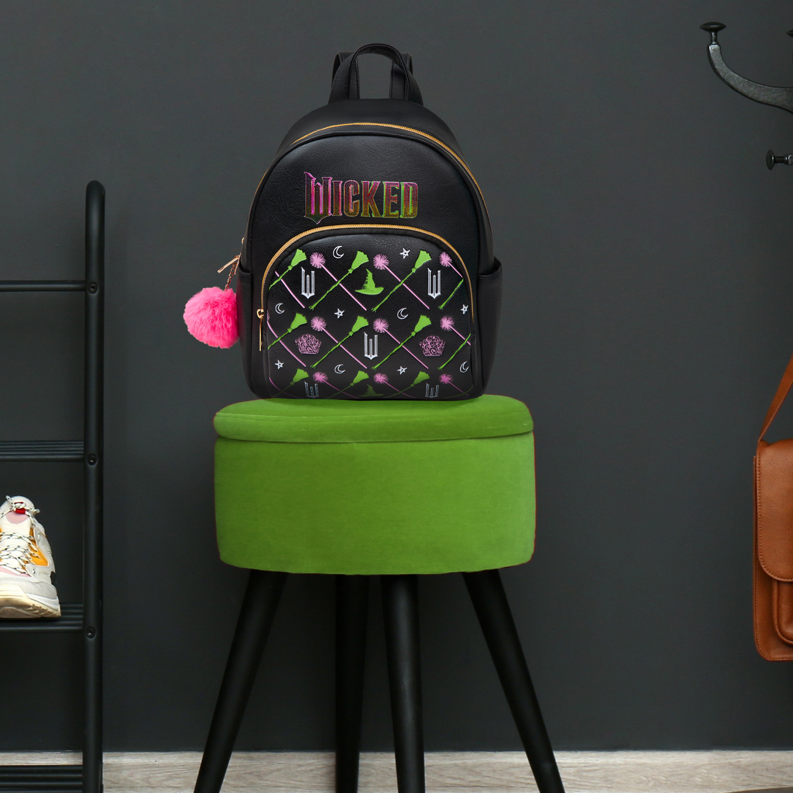 wicked-school-supplies-mini-sac-dos-simili-cuir-noir-elphaba-glinda image 5