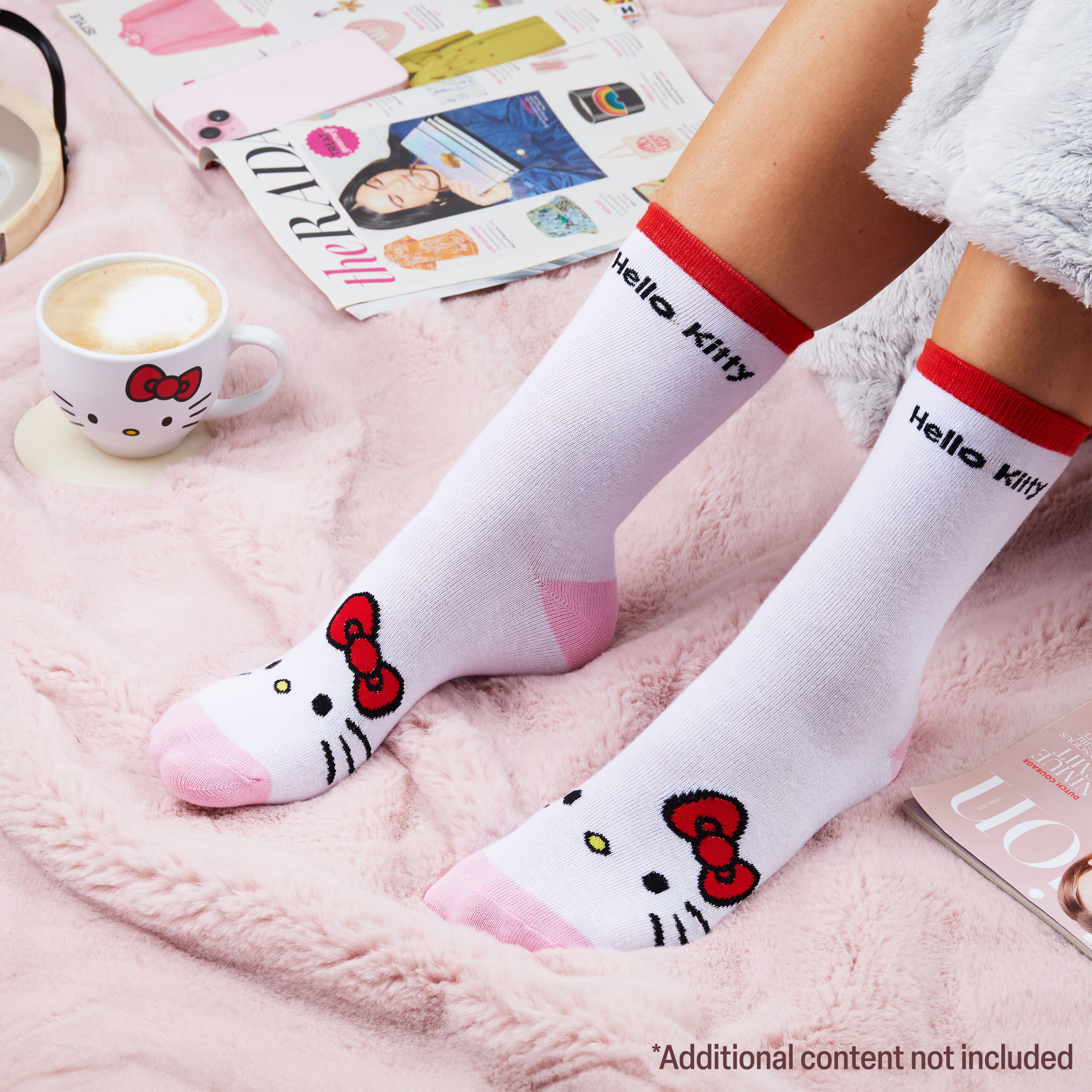 hello-kitty-mug-c-ramique-chaussettes-coffret-femme image 2