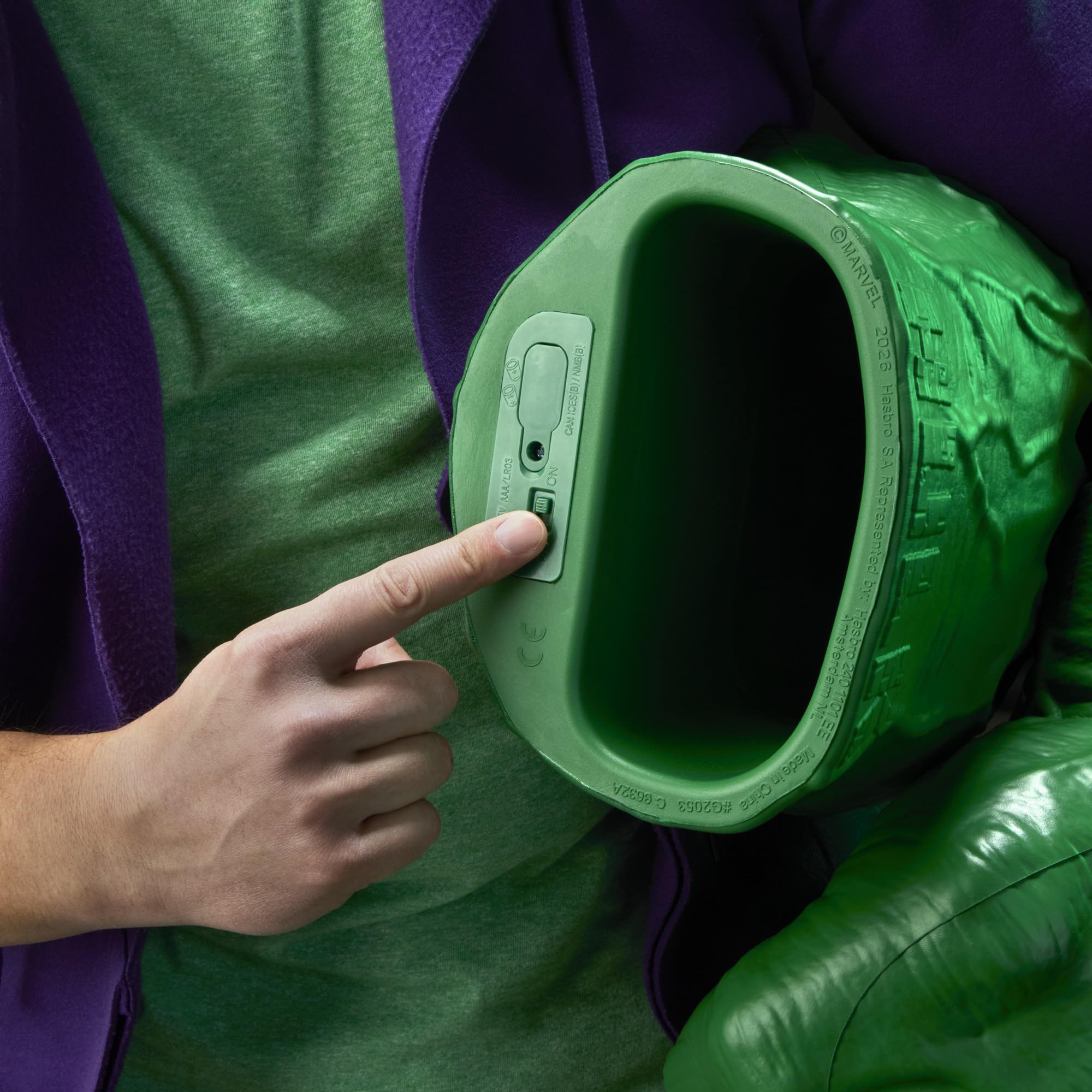 marvel-legends-hulk-poings-cosplay-sonores-taille-1-1 image 2
