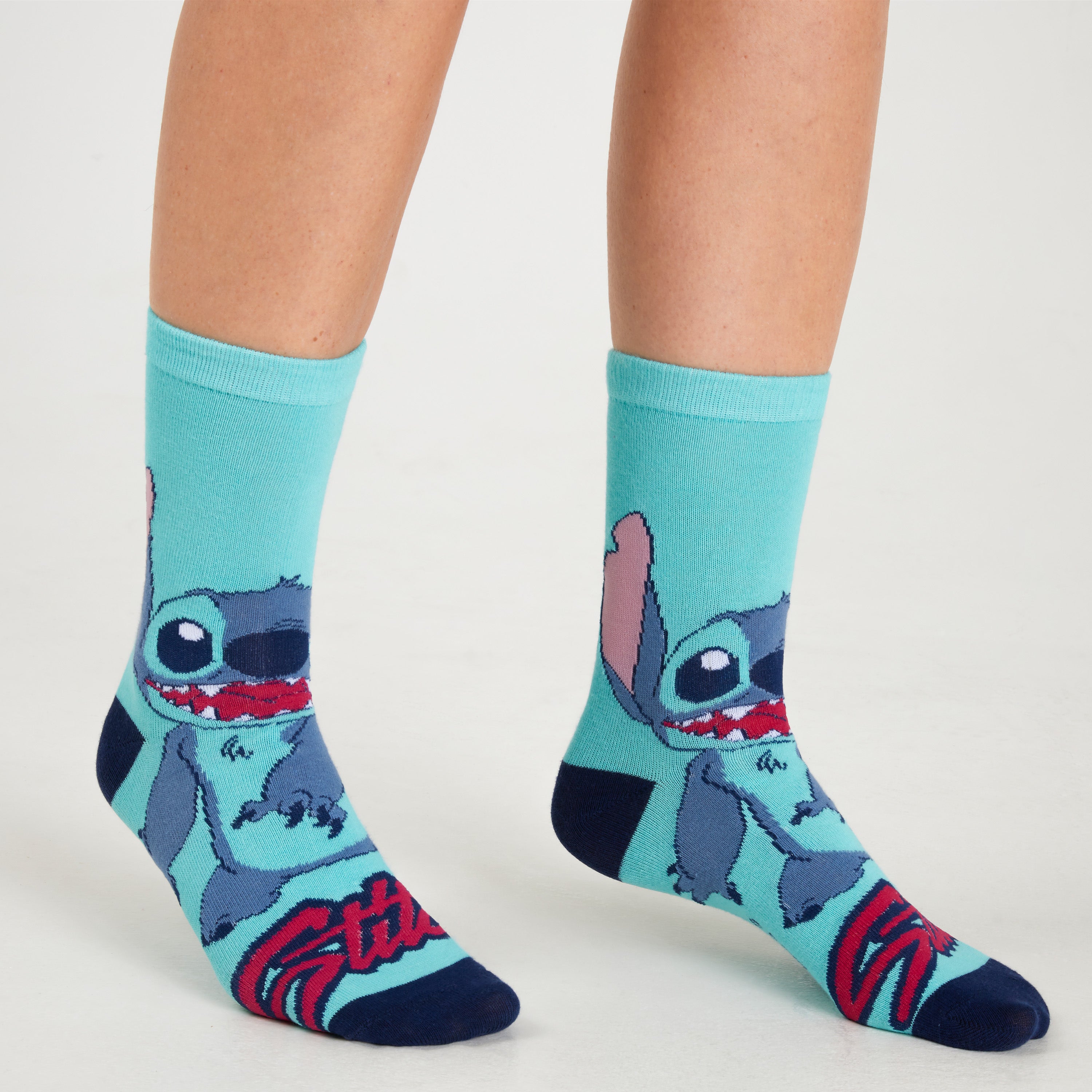 coffret-disney-stitch-mug-c-ramique-chaussettes-marine image 3